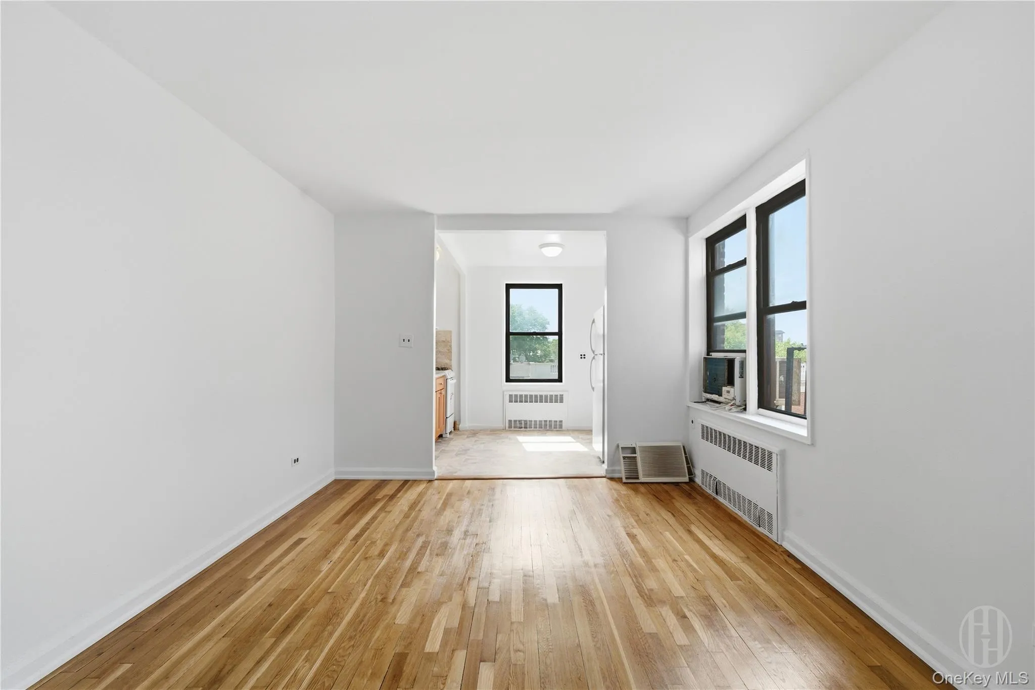3727 86, New York, NY, 2 Rooms Rooms,1 BathroomBathrooms,Residential,For Rent,86,0,1013862 3727 86, New York, NY, 2 Rooms Rooms,1 BathroomBathrooms,Residential,For Rent,86,0,1013862