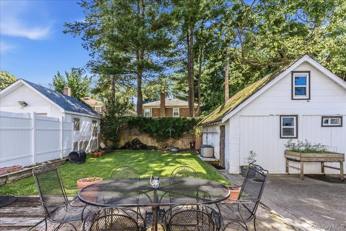 40-29 217th Street, New York, NY, 3 Bedrooms Bedrooms, 9 Rooms Rooms,1 BathroomBathrooms,Residential,For Rent,217th,0,1013865 40-29 217th Street, New York, NY, 3 Bedrooms Bedrooms, 9 Rooms Rooms,1 BathroomBathrooms,Residential,For Rent,217th,0,1013865