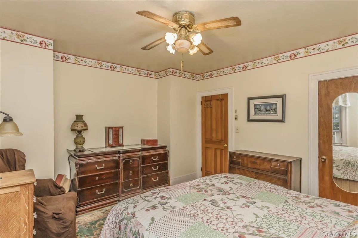 40-29 217th Street, New York, NY, 3 Bedrooms Bedrooms, 9 Rooms Rooms,1 BathroomBathrooms,Residential,For Rent,217th,0,1013865 40-29 217th Street, New York, NY, 3 Bedrooms Bedrooms, 9 Rooms Rooms,1 BathroomBathrooms,Residential,For Rent,217th,0,1013865