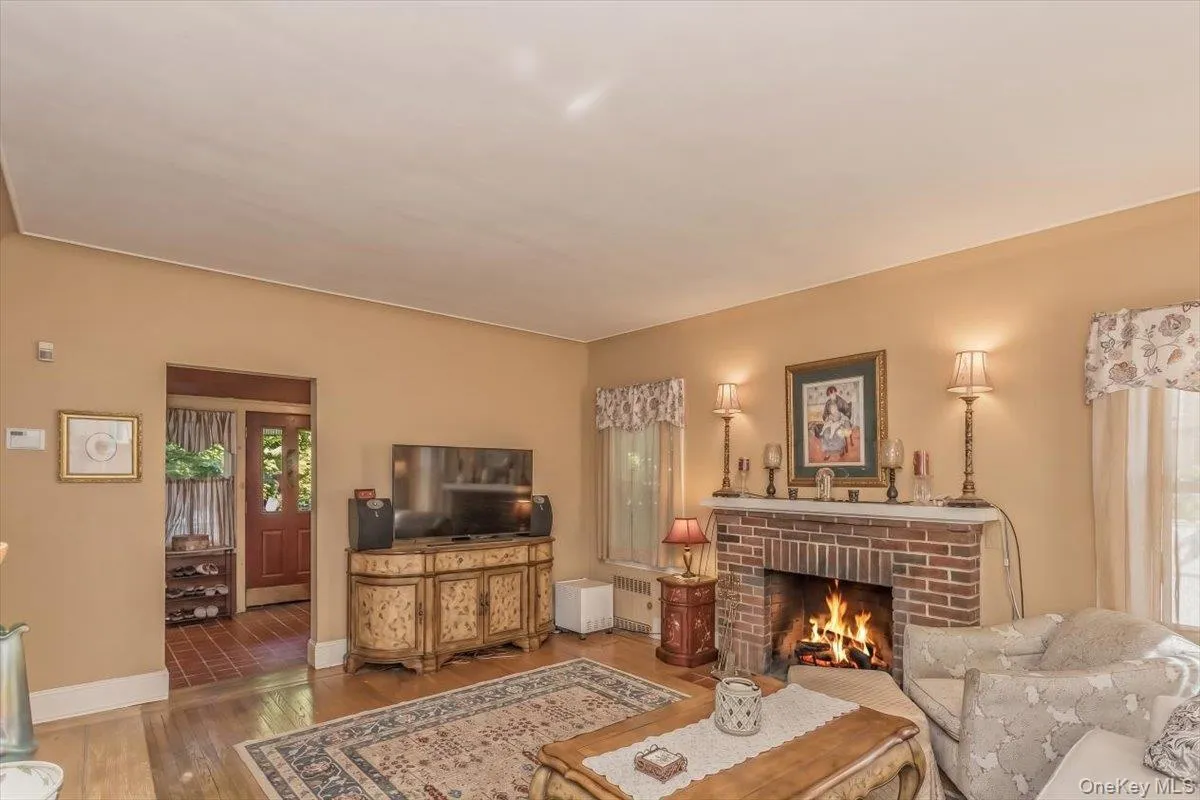 40-29 217th Street, New York, NY, 3 Bedrooms Bedrooms, 9 Rooms Rooms,1 BathroomBathrooms,Residential,For Rent,217th,0,1013865 40-29 217th Street, New York, NY, 3 Bedrooms Bedrooms, 9 Rooms Rooms,1 BathroomBathrooms,Residential,For Rent,217th,0,1013865