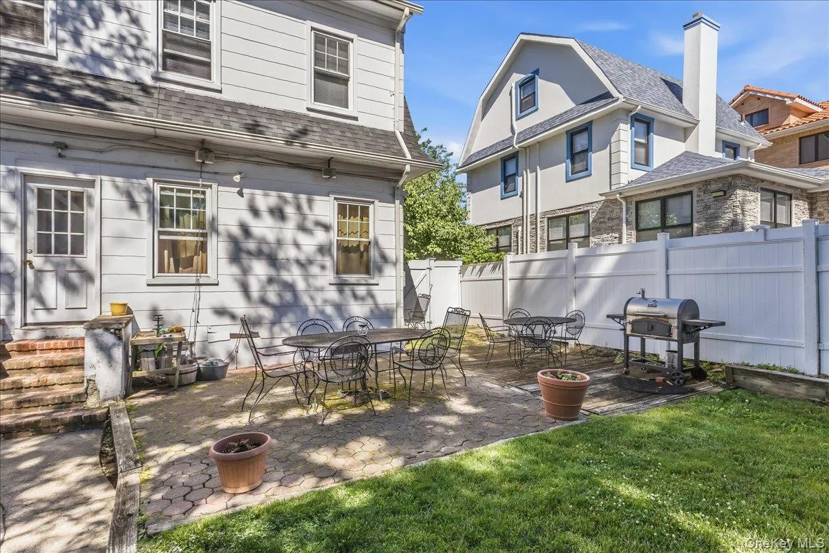 40-29 217th Street, New York, NY, 3 Bedrooms Bedrooms, 9 Rooms Rooms,1 BathroomBathrooms,Residential,For Rent,217th,0,1013865 40-29 217th Street, New York, NY, 3 Bedrooms Bedrooms, 9 Rooms Rooms,1 BathroomBathrooms,Residential,For Rent,217th,0,1013865
