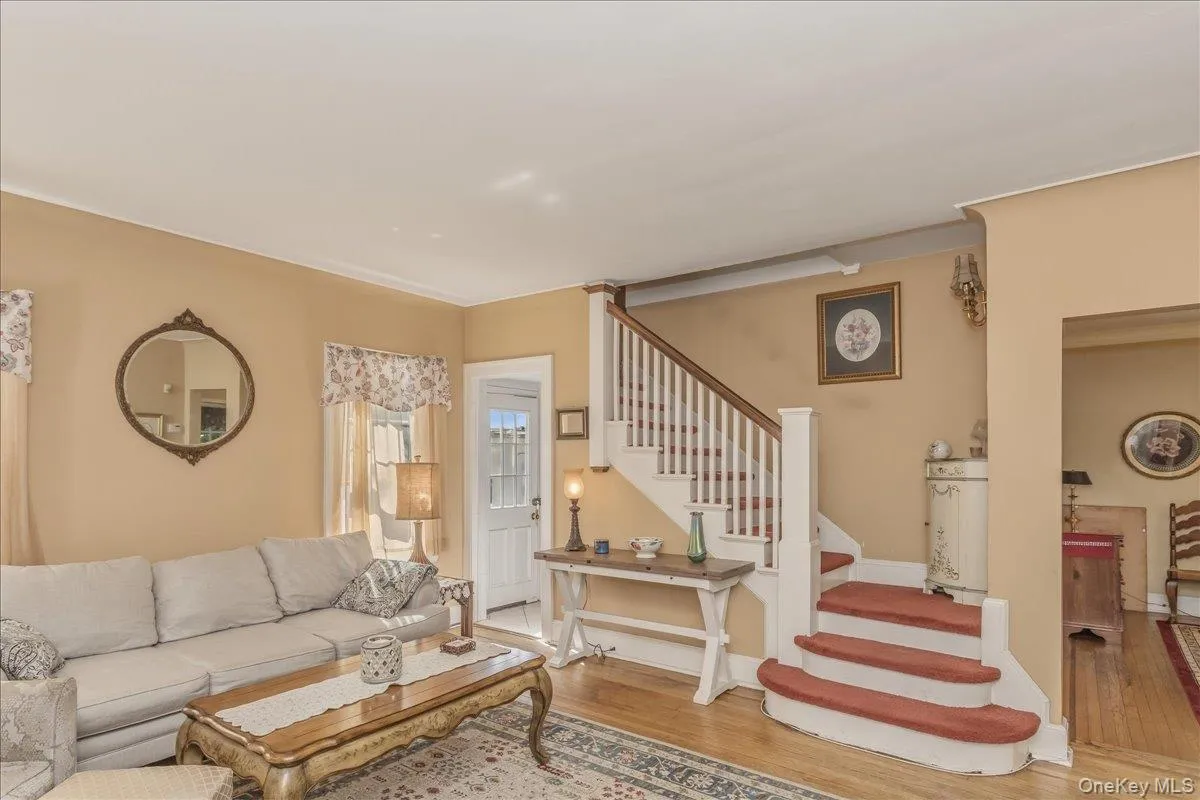 40-29 217th Street, New York, NY, 3 Bedrooms Bedrooms, 9 Rooms Rooms,1 BathroomBathrooms,Residential,For Rent,217th,0,1013865 40-29 217th Street, New York, NY, 3 Bedrooms Bedrooms, 9 Rooms Rooms,1 BathroomBathrooms,Residential,For Rent,217th,0,1013865
