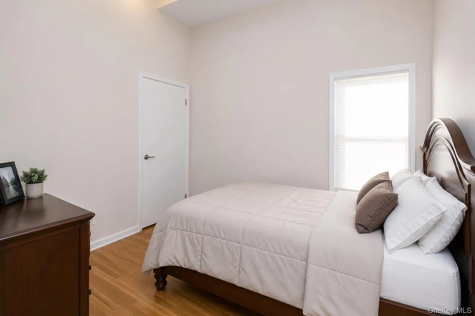 3 Edgewood Place, North Hempstead, NY, 4 Bedrooms Bedrooms, 9 Rooms Rooms,2 BathroomsBathrooms,Residential Lease,For Rent,Edgewood,0,1013868 3 Edgewood Place, North Hempstead, NY, 4 Bedrooms Bedrooms, 9 Rooms Rooms,2 BathroomsBathrooms,Residential Lease,For Rent,Edgewood,0,1013868