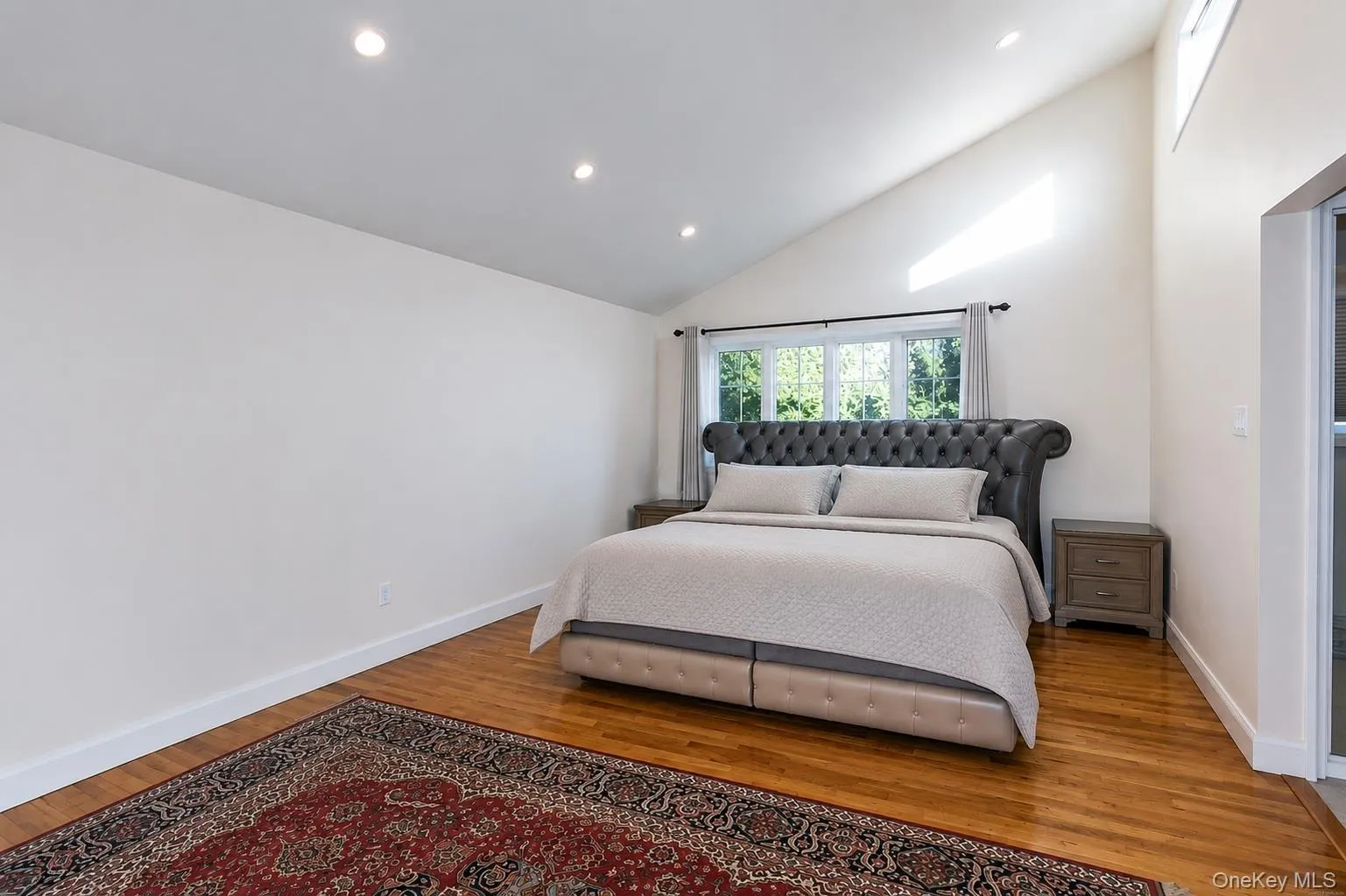 3 Edgewood Place, North Hempstead, NY, 4 Bedrooms Bedrooms, 9 Rooms Rooms,2 BathroomsBathrooms,Residential Lease,For Rent,Edgewood,0,1013868 3 Edgewood Place, North Hempstead, NY, 4 Bedrooms Bedrooms, 9 Rooms Rooms,2 BathroomsBathrooms,Residential Lease,For Rent,Edgewood,0,1013868