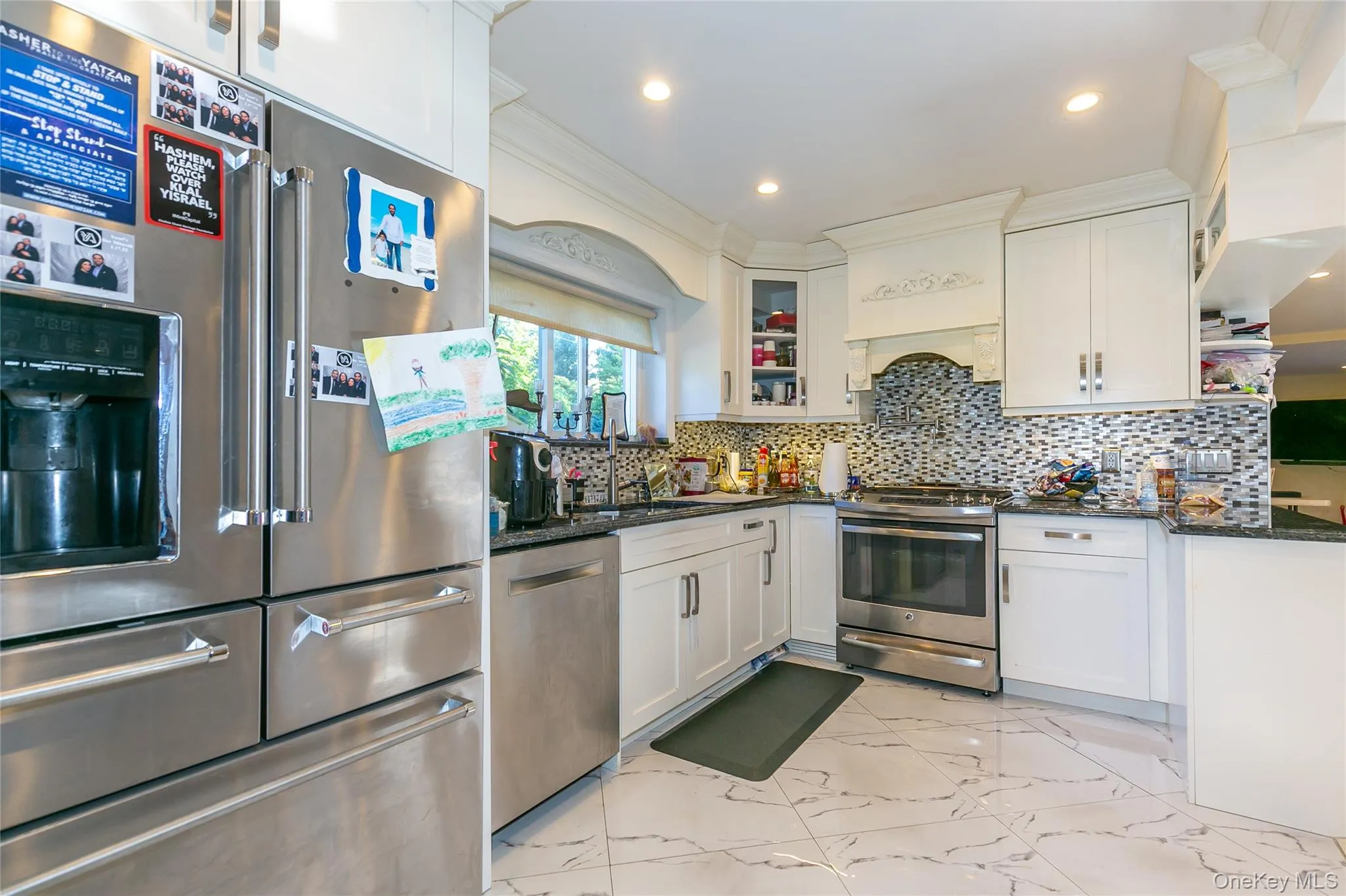 3 Edgewood Place, North Hempstead, NY, 3 Bedrooms Bedrooms, 8 Rooms Rooms,2 BathroomsBathrooms,Residential Lease,For Rent,Edgewood,0,1013868 3 Edgewood Place, North Hempstead, NY, 3 Bedrooms Bedrooms, 8 Rooms Rooms,2 BathroomsBathrooms,Residential Lease,For Rent,Edgewood,0,1013868