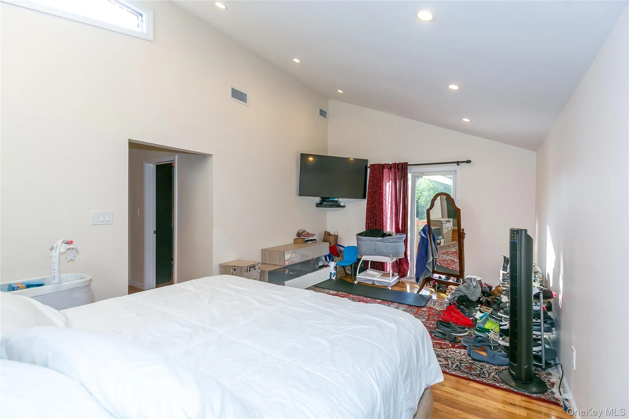 3 Edgewood Place, North Hempstead, NY, 3 Bedrooms Bedrooms, 8 Rooms Rooms,2 BathroomsBathrooms,Residential Lease,For Rent,Edgewood,0,1013868 3 Edgewood Place, North Hempstead, NY, 3 Bedrooms Bedrooms, 8 Rooms Rooms,2 BathroomsBathrooms,Residential Lease,For Rent,Edgewood,0,1013868