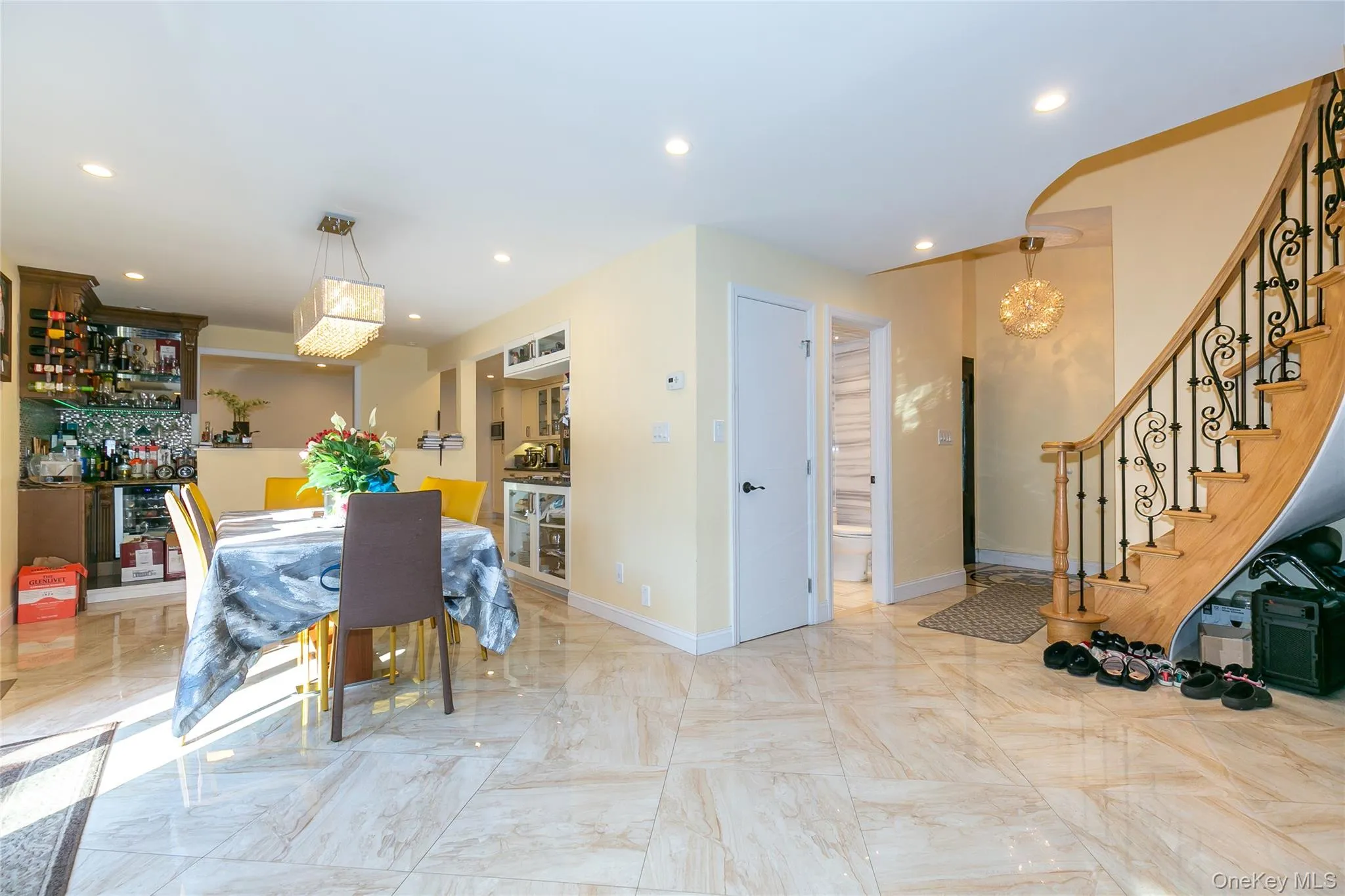 3 Edgewood Place, North Hempstead, NY, 3 Bedrooms Bedrooms, 8 Rooms Rooms,2 BathroomsBathrooms,Residential Lease,For Rent,Edgewood,0,1013868 3 Edgewood Place, North Hempstead, NY, 3 Bedrooms Bedrooms, 8 Rooms Rooms,2 BathroomsBathrooms,Residential Lease,For Rent,Edgewood,0,1013868