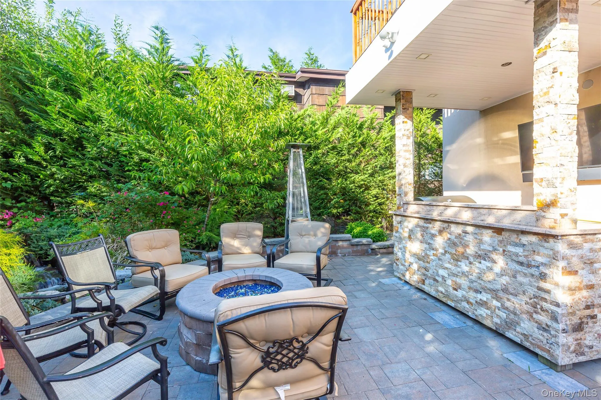 3 Edgewood Place, North Hempstead, NY, 3 Bedrooms Bedrooms, 8 Rooms Rooms,2 BathroomsBathrooms,Residential Lease,For Rent,Edgewood,0,1013868 3 Edgewood Place, North Hempstead, NY, 3 Bedrooms Bedrooms, 8 Rooms Rooms,2 BathroomsBathrooms,Residential Lease,For Rent,Edgewood,0,1013868