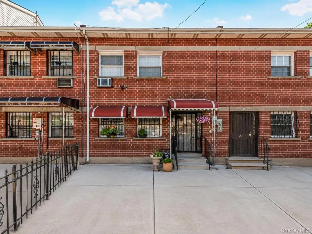 772 Home Street, New York, NY, 3 Bedrooms Bedrooms, 6 Rooms Rooms,1 BathroomBathrooms,Residential,For Rent,Home,0,KEY1013869 772 Home Street, New York, NY, 3 Bedrooms Bedrooms, 6 Rooms Rooms,1 BathroomBathrooms,Residential,For Rent,Home,0,KEY1013869