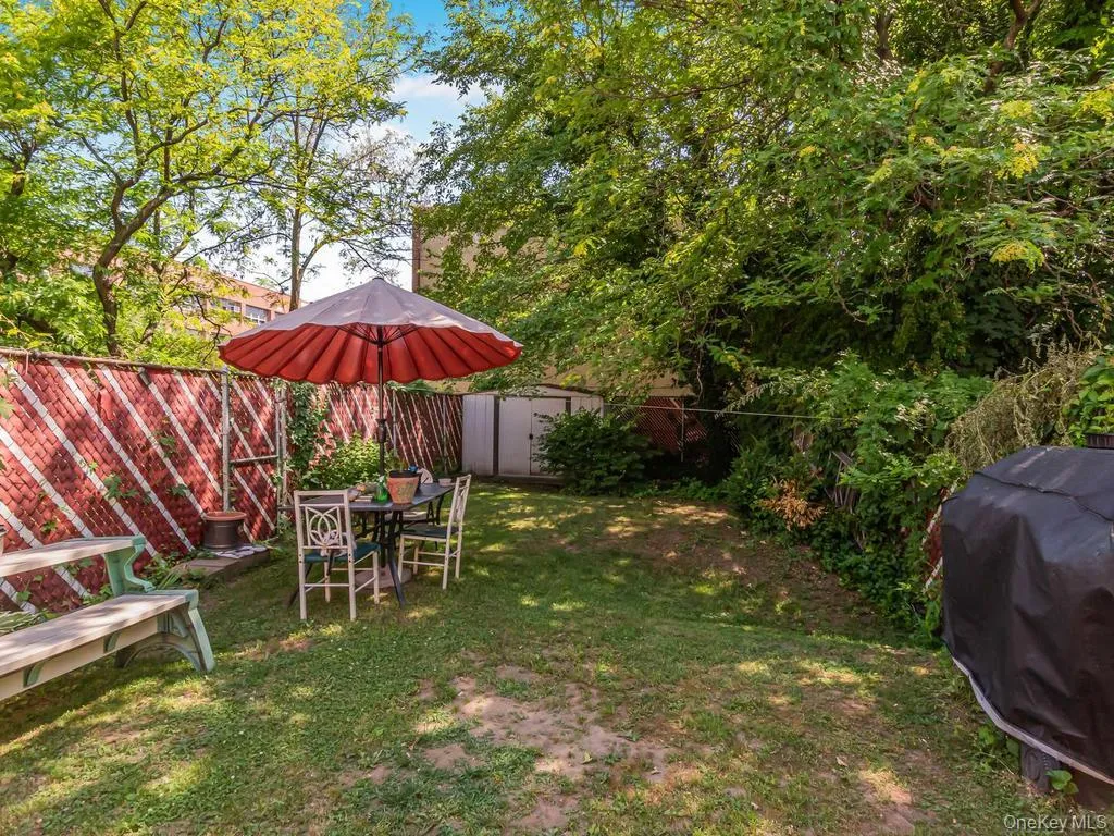 772 Home Street, New York, NY, 3 Bedrooms Bedrooms, 6 Rooms Rooms,1 BathroomBathrooms,Residential,For Rent,Home,0,KEY1013869 772 Home Street, New York, NY, 3 Bedrooms Bedrooms, 6 Rooms Rooms,1 BathroomBathrooms,Residential,For Rent,Home,0,KEY1013869