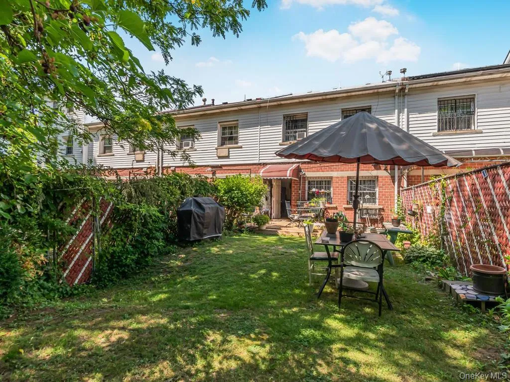 772 Home Street, New York, NY, 3 Bedrooms Bedrooms, 6 Rooms Rooms,1 BathroomBathrooms,Residential,For Rent,Home,0,KEY1013869 772 Home Street, New York, NY, 3 Bedrooms Bedrooms, 6 Rooms Rooms,1 BathroomBathrooms,Residential,For Rent,Home,0,KEY1013869