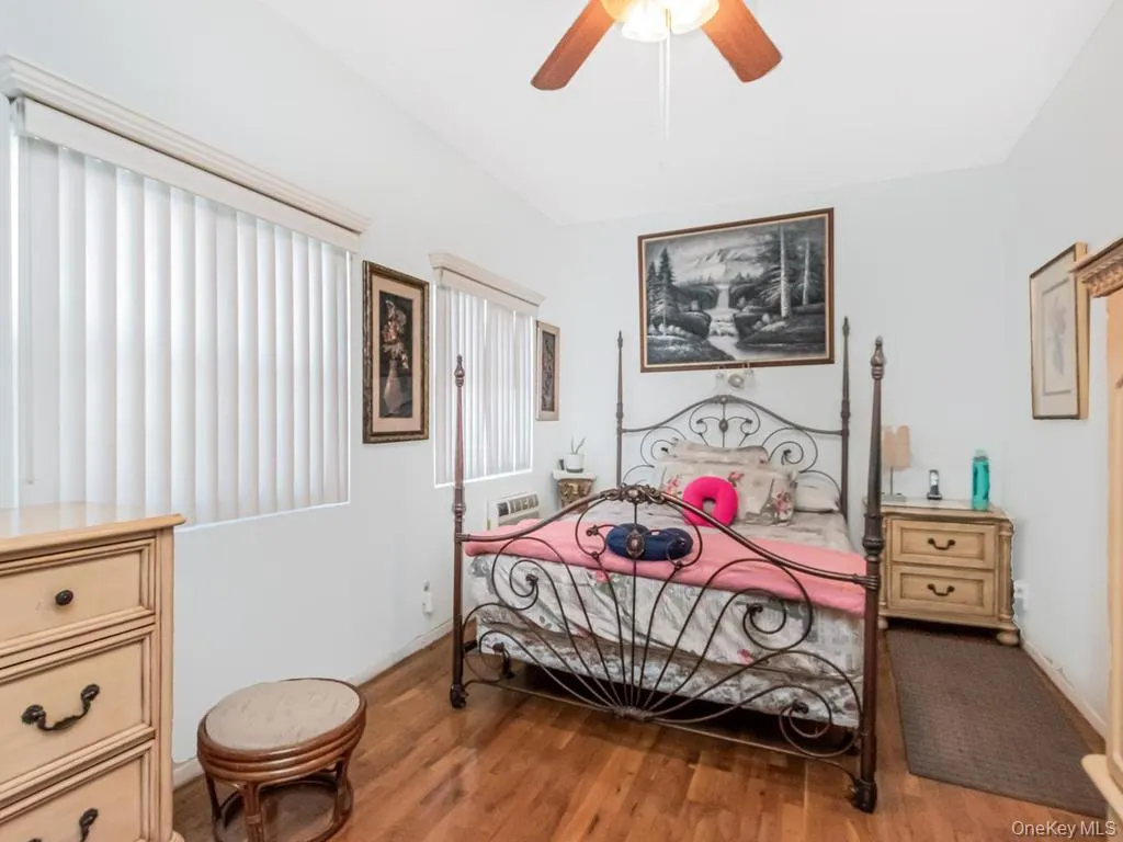 772 Home Street, New York, NY, 3 Bedrooms Bedrooms, 6 Rooms Rooms,1 BathroomBathrooms,Residential,For Rent,Home,0,KEY1013869 772 Home Street, New York, NY, 3 Bedrooms Bedrooms, 6 Rooms Rooms,1 BathroomBathrooms,Residential,For Rent,Home,0,KEY1013869