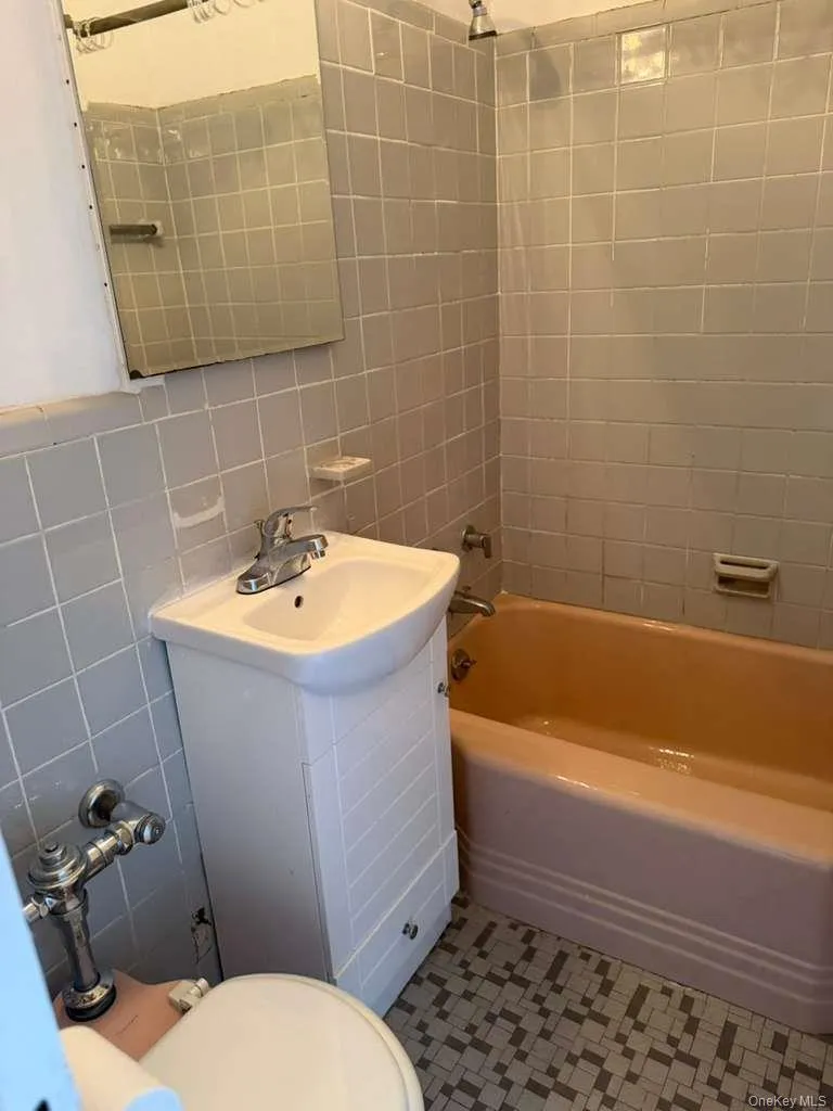 1 Station Square, New York, NY, 2 Rooms Rooms,1 BathroomBathrooms,Residential,For Rent,Square,0,1013872 1 Station Square, New York, NY, 2 Rooms Rooms,1 BathroomBathrooms,Residential,For Rent,Square,0,1013872