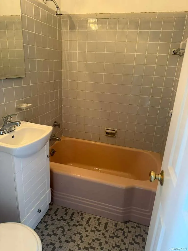 1 Station Square, New York, NY, 2 Rooms Rooms,1 BathroomBathrooms,Residential,For Rent,Square,0,1013872 1 Station Square, New York, NY, 2 Rooms Rooms,1 BathroomBathrooms,Residential,For Rent,Square,0,1013872