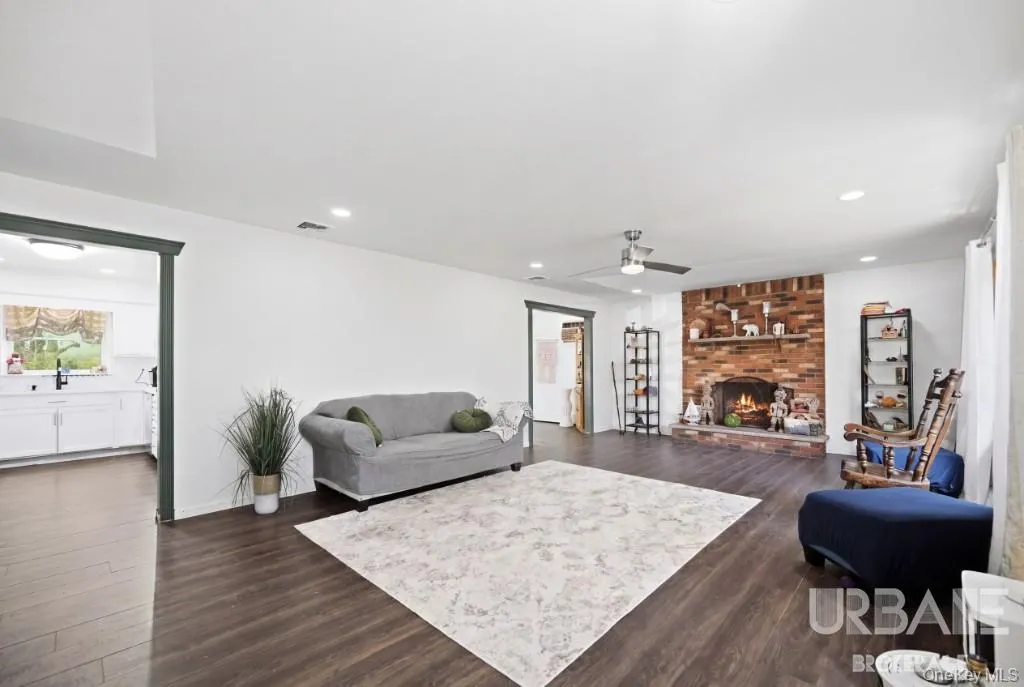 4370 Route 94, Goshen, NY, 3 Bedrooms Bedrooms, 9 Rooms Rooms,3 BathroomsBathrooms,Residential Lease,For Rent,Route 94,0,1013876 4370 Route 94, Goshen, NY, 3 Bedrooms Bedrooms, 9 Rooms Rooms,3 BathroomsBathrooms,Residential Lease,For Rent,Route 94,0,1013876