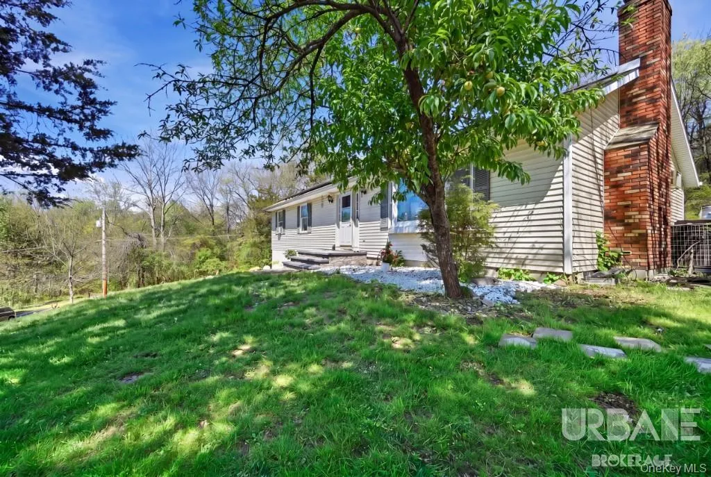 4370 Route 94, Goshen, NY, 3 Bedrooms Bedrooms, 9 Rooms Rooms,3 BathroomsBathrooms,Residential Lease,For Rent,Route 94,0,1013876 4370 Route 94, Goshen, NY, 3 Bedrooms Bedrooms, 9 Rooms Rooms,3 BathroomsBathrooms,Residential Lease,For Rent,Route 94,0,1013876