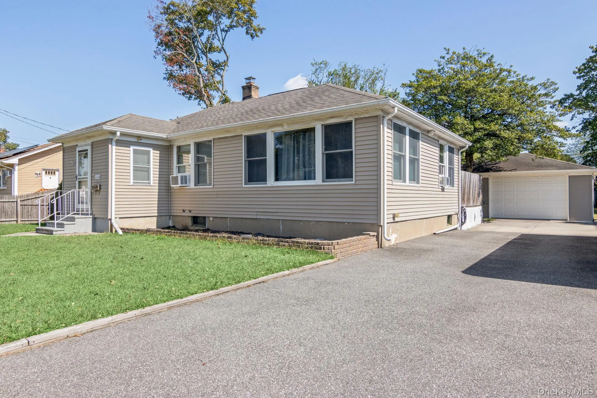 1333 Richland Boulevard, Islip, NY, 3 Bedrooms Bedrooms, 7 Rooms Rooms,1 BathroomBathrooms,Residential,For Rent,Richland,0,1013881 1333 Richland Boulevard, Islip, NY, 3 Bedrooms Bedrooms, 7 Rooms Rooms,1 BathroomBathrooms,Residential,For Rent,Richland,0,1013881