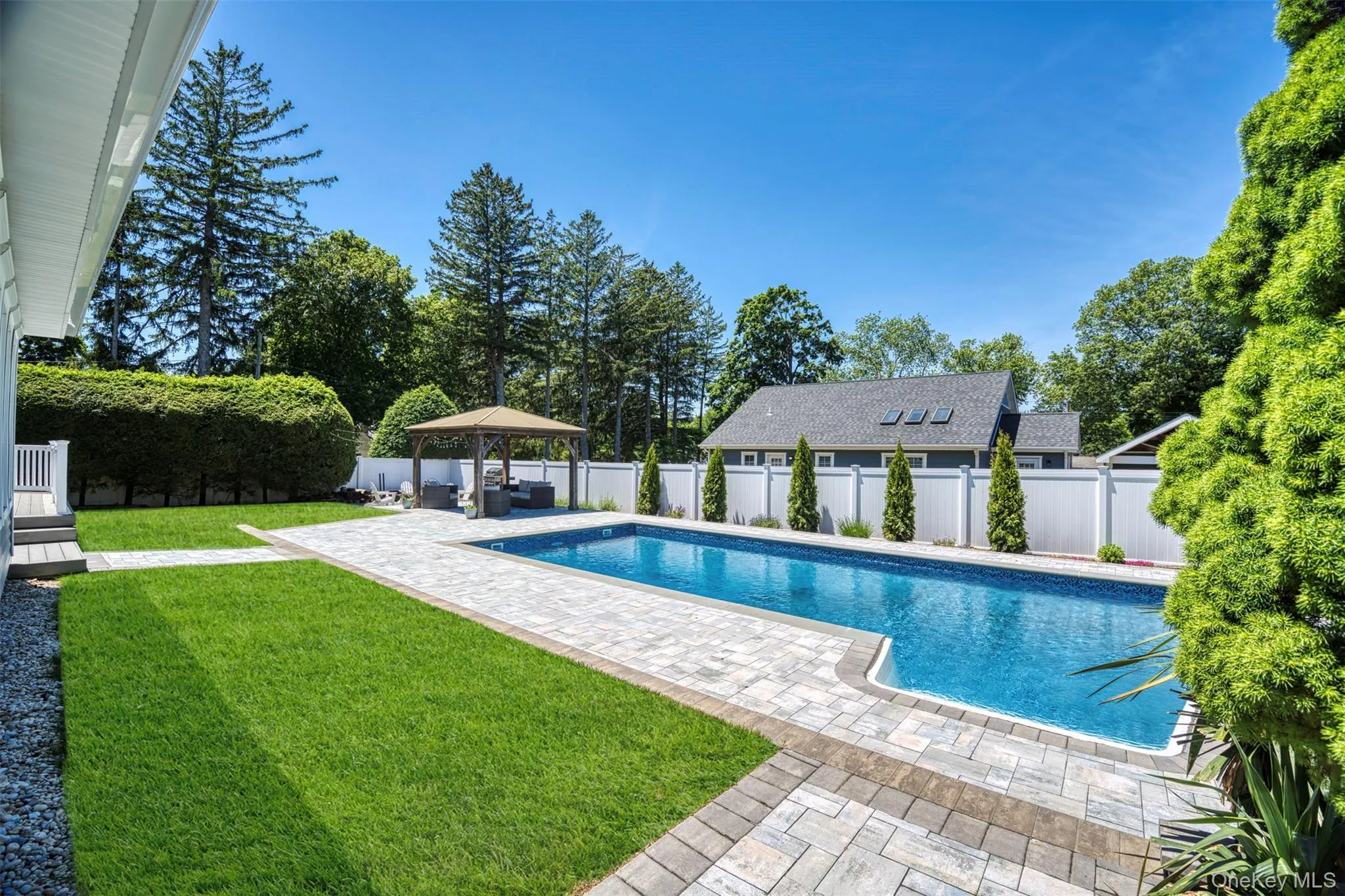 19 Alyssum Avenue, Huntington, NY, 4 Bedrooms Bedrooms, 8 Rooms Rooms,2 BathroomsBathrooms,Residential,For Rent,Alyssum,0,1013882 19 Alyssum Avenue, Huntington, NY, 4 Bedrooms Bedrooms, 8 Rooms Rooms,2 BathroomsBathrooms,Residential,For Rent,Alyssum,0,1013882