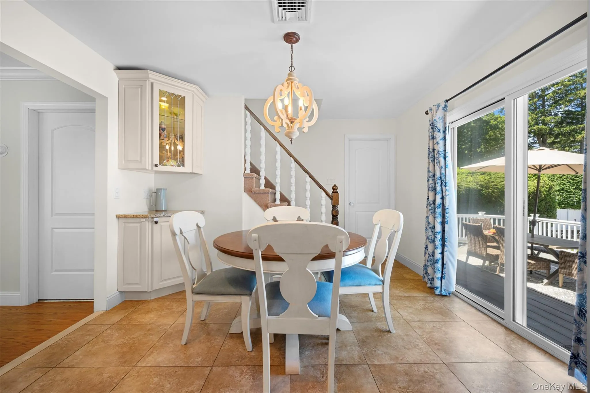 19 Alyssum Avenue, Huntington, NY, 4 Bedrooms Bedrooms, 8 Rooms Rooms,2 BathroomsBathrooms,Residential,For Rent,Alyssum,0,1013882 19 Alyssum Avenue, Huntington, NY, 4 Bedrooms Bedrooms, 8 Rooms Rooms,2 BathroomsBathrooms,Residential,For Rent,Alyssum,0,1013882