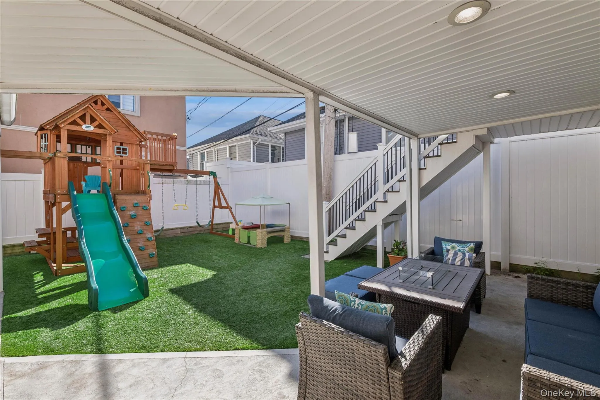 71 Michigan Street, Long Beach, NY, 5 Bedrooms Bedrooms, 13 Rooms Rooms,3 BathroomsBathrooms,Residential,For Rent,Michigan,0,1013894 71 Michigan Street, Long Beach, NY, 5 Bedrooms Bedrooms, 13 Rooms Rooms,3 BathroomsBathrooms,Residential,For Rent,Michigan,0,1013894