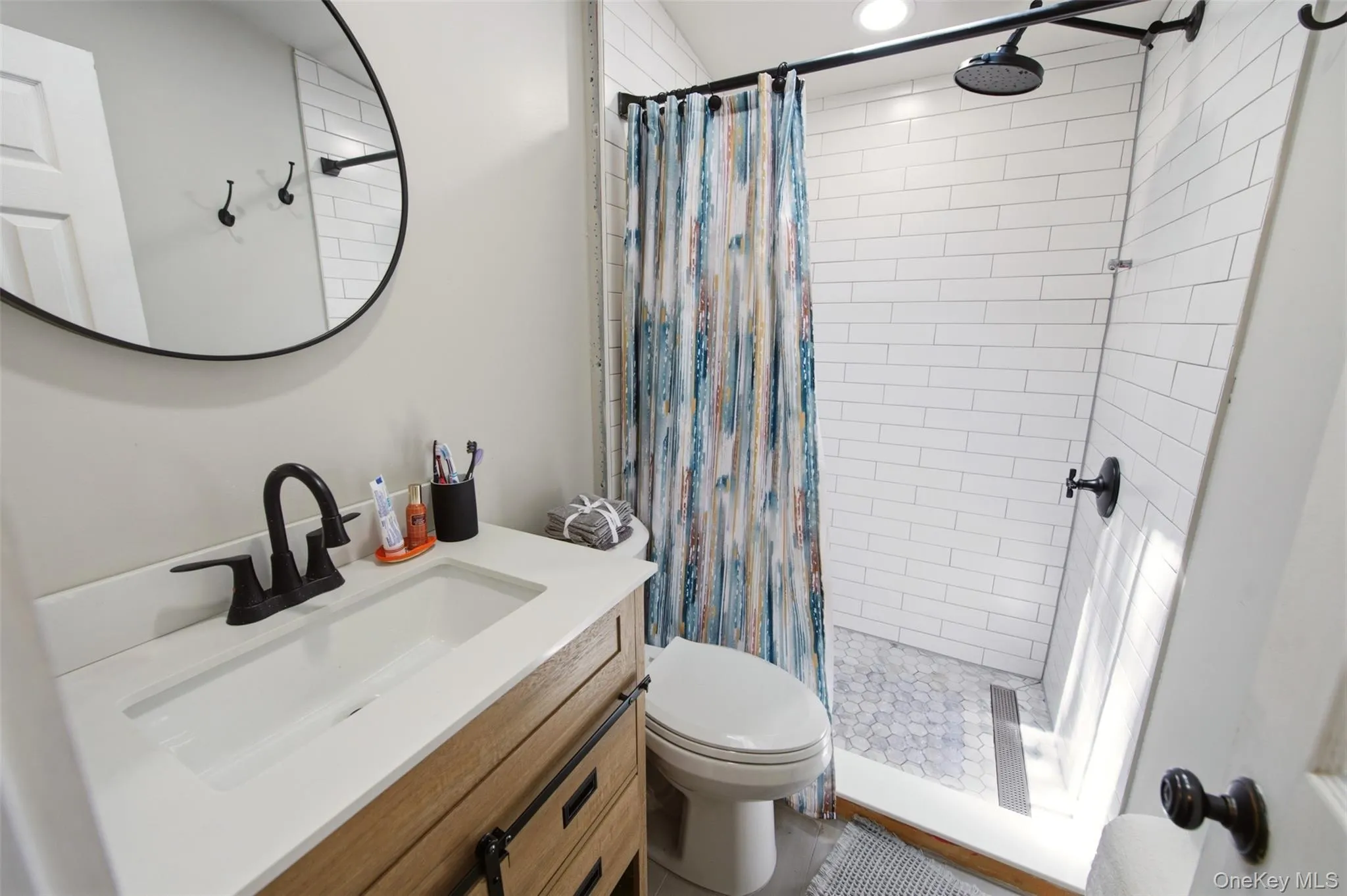 Nicely Updated Bath Nicely Updated Bath