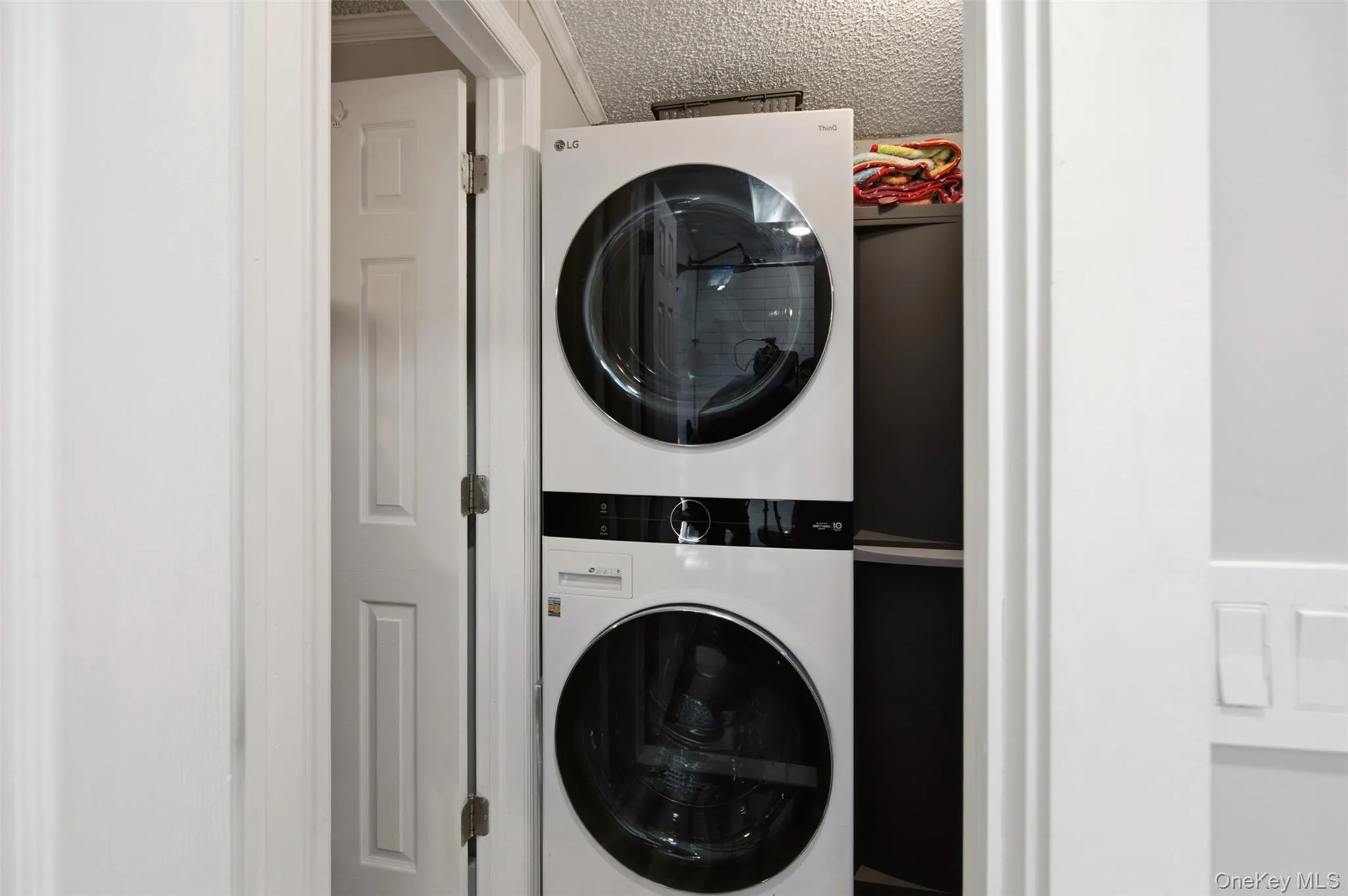 1137 Unit 124 Lincoln Avenue, Islip, NY, 2 Bedrooms Bedrooms, 5 Rooms Rooms,1 BathroomBathrooms,Residential,For Rent,Lincoln,0,1013905 1137 Unit 124 Lincoln Avenue, Islip, NY, 2 Bedrooms Bedrooms, 5 Rooms Rooms,1 BathroomBathrooms,Residential,For Rent,Lincoln,0,1013905