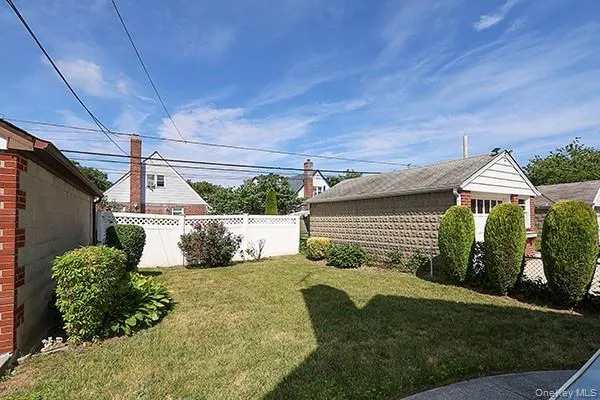 8152 249th Street, New York, NY, 4 Bedrooms Bedrooms, 7 Rooms Rooms,2 BathroomsBathrooms,Residential,For Rent,249th,0,KEY1013907 8152 249th Street, New York, NY, 4 Bedrooms Bedrooms, 7 Rooms Rooms,2 BathroomsBathrooms,Residential,For Rent,249th,0,KEY1013907