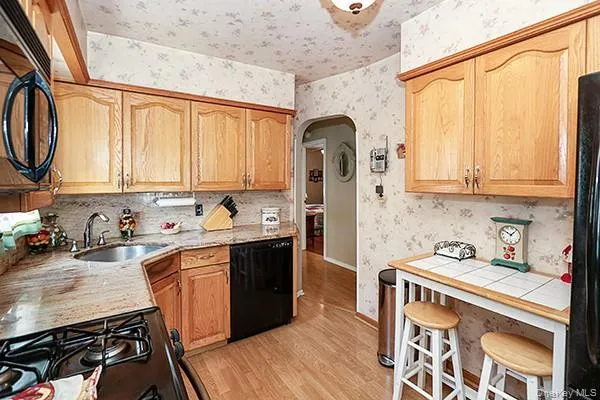 8152 249th Street, New York, NY, 4 Bedrooms Bedrooms, 7 Rooms Rooms,2 BathroomsBathrooms,Residential,For Rent,249th,0,KEY1013907 8152 249th Street, New York, NY, 4 Bedrooms Bedrooms, 7 Rooms Rooms,2 BathroomsBathrooms,Residential,For Rent,249th,0,KEY1013907
