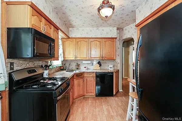 8152 249th Street, New York, NY, 4 Bedrooms Bedrooms, 7 Rooms Rooms,2 BathroomsBathrooms,Residential,For Rent,249th,0,KEY1013907 8152 249th Street, New York, NY, 4 Bedrooms Bedrooms, 7 Rooms Rooms,2 BathroomsBathrooms,Residential,For Rent,249th,0,KEY1013907