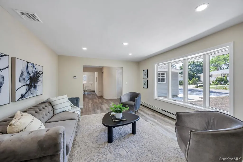 369 Dare Road, Brookhaven, NY, 4 Bedrooms Bedrooms, 8 Rooms Rooms,2 BathroomsBathrooms,Residential,For Rent,Dare,0,1013910 369 Dare Road, Brookhaven, NY, 4 Bedrooms Bedrooms, 8 Rooms Rooms,2 BathroomsBathrooms,Residential,For Rent,Dare,0,1013910