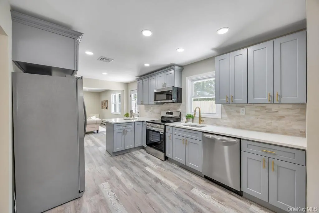 369 Dare Road, Brookhaven, NY, 4 Bedrooms Bedrooms, 8 Rooms Rooms,2 BathroomsBathrooms,Residential,For Rent,Dare,0,1013910 369 Dare Road, Brookhaven, NY, 4 Bedrooms Bedrooms, 8 Rooms Rooms,2 BathroomsBathrooms,Residential,For Rent,Dare,0,1013910