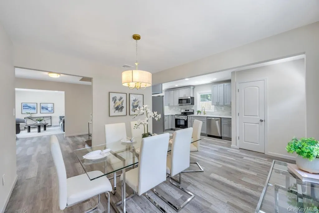 369 Dare Road, Brookhaven, NY, 4 Bedrooms Bedrooms, 8 Rooms Rooms,2 BathroomsBathrooms,Residential,For Rent,Dare,0,1013910 369 Dare Road, Brookhaven, NY, 4 Bedrooms Bedrooms, 8 Rooms Rooms,2 BathroomsBathrooms,Residential,For Rent,Dare,0,1013910