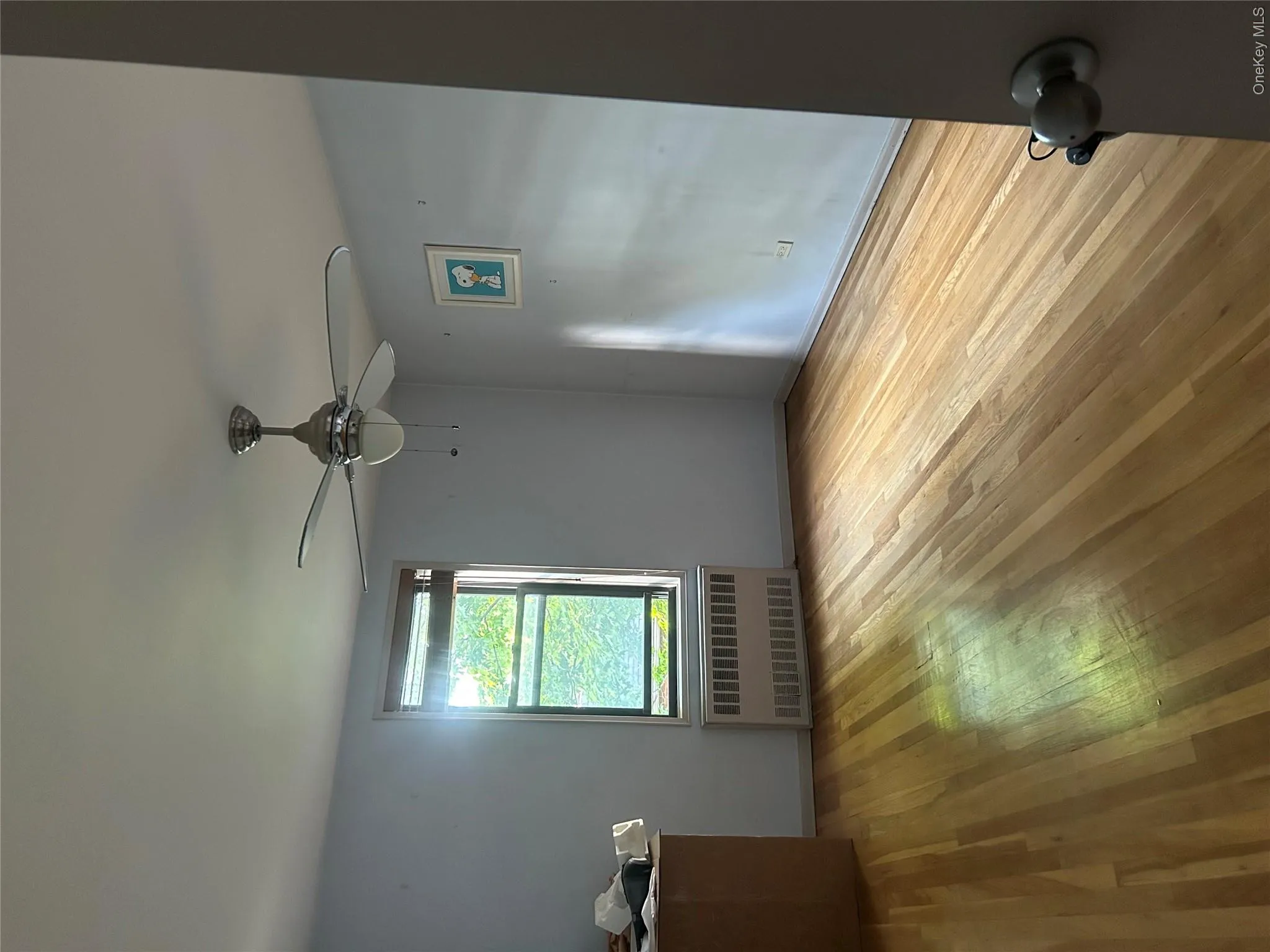 Large Bedroom with 2 windows facing north and east Large Bedroom with 2 windows facing north and east