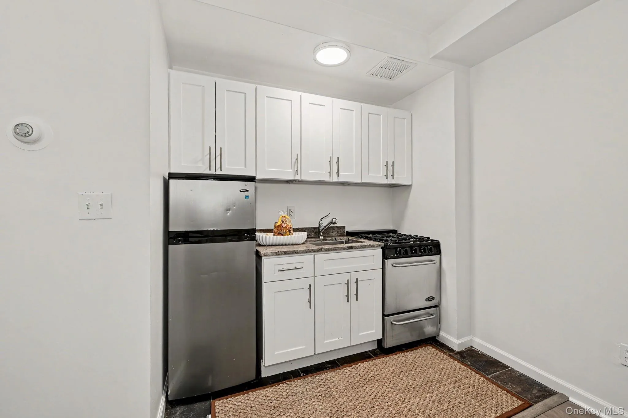 2241 Palmer Avenue, New Rochelle, NY, 1 Room Rooms,1 BathroomBathrooms,Residential,For Rent,Palmer,0,1013915 2241 Palmer Avenue, New Rochelle, NY, 1 Room Rooms,1 BathroomBathrooms,Residential,For Rent,Palmer,0,1013915