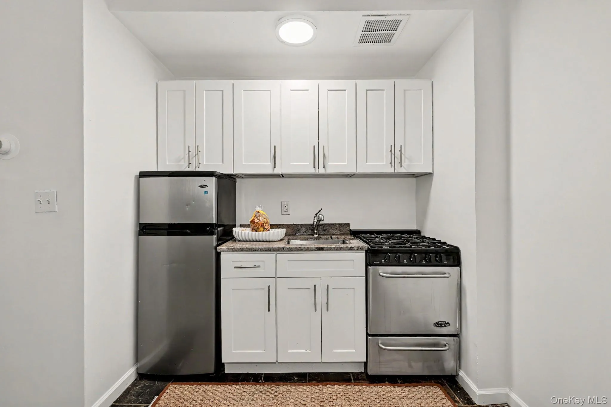 2241 Palmer Avenue, New Rochelle, NY, 1 Room Rooms,1 BathroomBathrooms,Residential,For Rent,Palmer,0,1013915 2241 Palmer Avenue, New Rochelle, NY, 1 Room Rooms,1 BathroomBathrooms,Residential,For Rent,Palmer,0,1013915