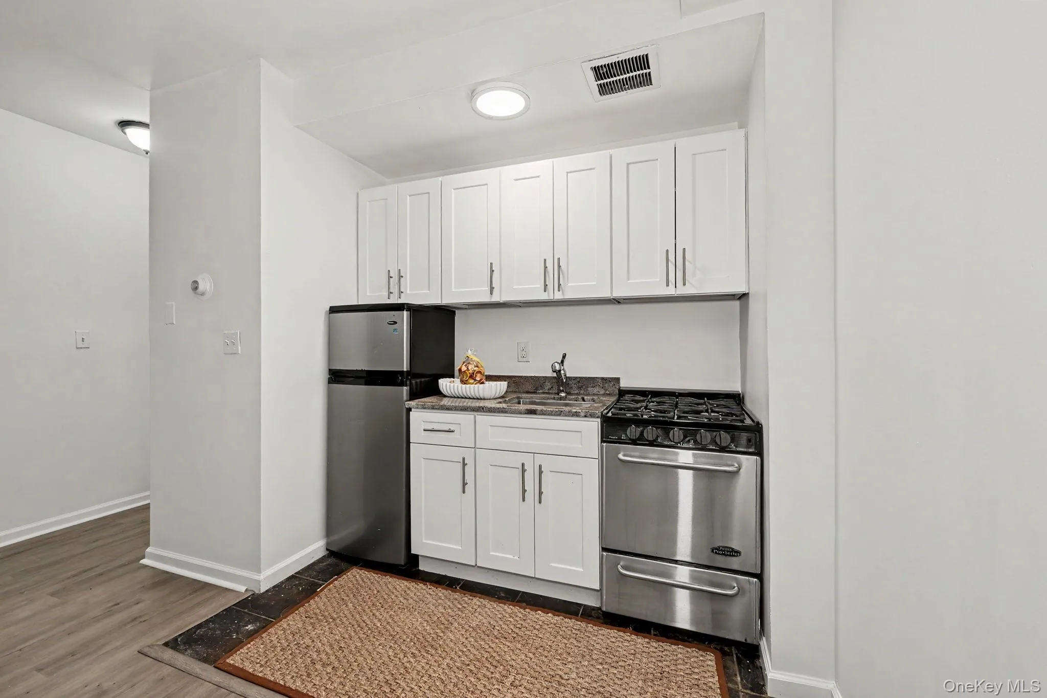 2241 Palmer Avenue, New Rochelle, NY, 1 Room Rooms,1 BathroomBathrooms,Residential,For Rent,Palmer,0,1013915 2241 Palmer Avenue, New Rochelle, NY, 1 Room Rooms,1 BathroomBathrooms,Residential,For Rent,Palmer,0,1013915