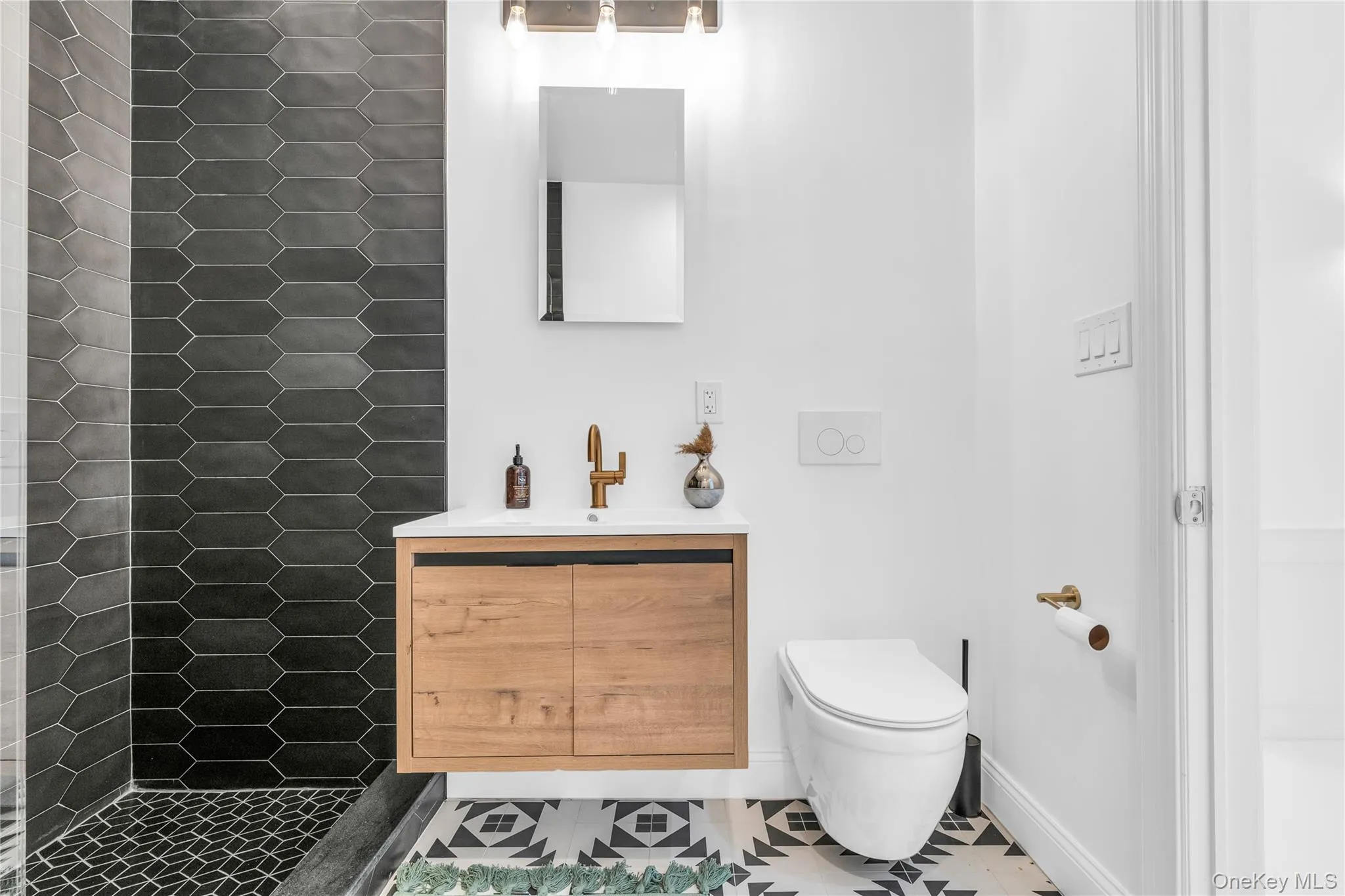 68 Howells Point Road, Brookhaven, NY, 5 Bedrooms Bedrooms, 12 Rooms Rooms,5 BathroomsBathrooms,Residential,For Rent,Howells Point,0,1013917 68 Howells Point Road, Brookhaven, NY, 5 Bedrooms Bedrooms, 12 Rooms Rooms,5 BathroomsBathrooms,Residential,For Rent,Howells Point,0,1013917