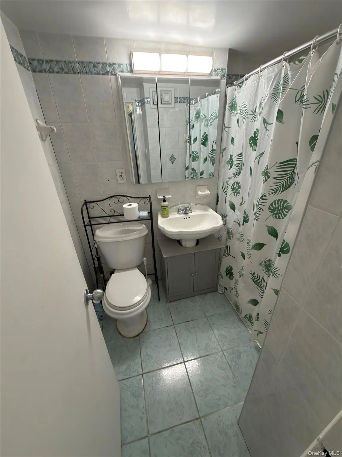 97-10 62nd Drive, New York, NY, 1 Bedroom Bedrooms, 4 Rooms Rooms,1 BathroomBathrooms,Residential Lease,For Rent,62nd,0,1013927 97-10 62nd Drive, New York, NY, 1 Bedroom Bedrooms, 4 Rooms Rooms,1 BathroomBathrooms,Residential Lease,For Rent,62nd,0,1013927