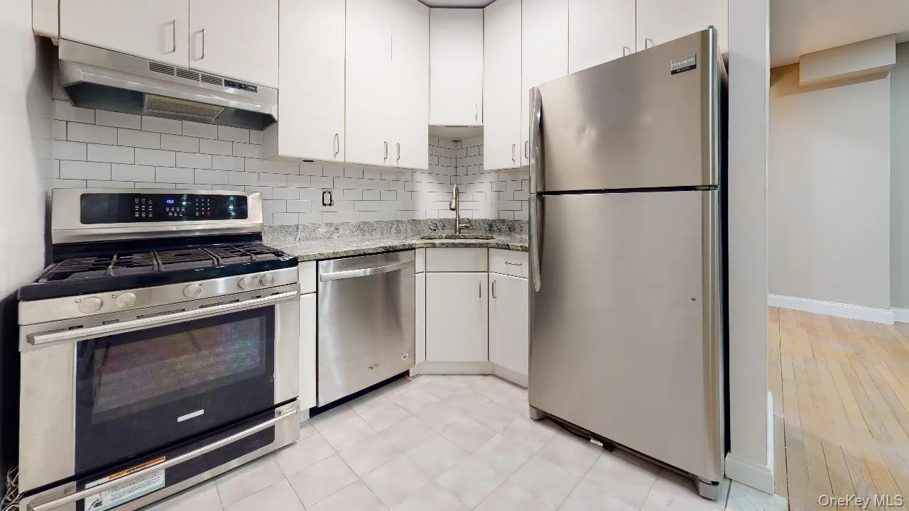 67-39 Clyde Street, New York, NY, 2 Bedrooms Bedrooms, 4 Rooms Rooms,2 BathroomsBathrooms,Residential Lease,For Rent,Clyde,0,1013929 67-39 Clyde Street, New York, NY, 2 Bedrooms Bedrooms, 4 Rooms Rooms,2 BathroomsBathrooms,Residential Lease,For Rent,Clyde,0,1013929