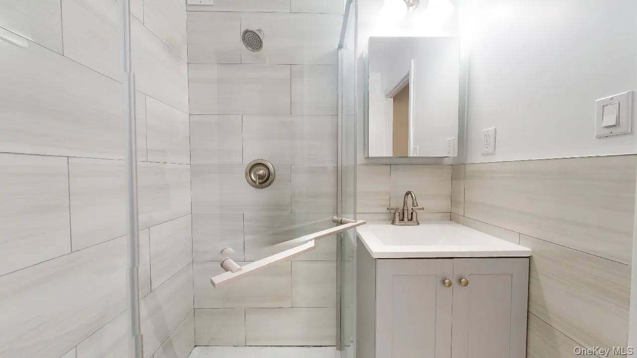 67-39 Clyde Street, New York, NY, 2 Bedrooms Bedrooms, 4 Rooms Rooms,2 BathroomsBathrooms,Residential Lease,For Rent,Clyde,0,1013929 67-39 Clyde Street, New York, NY, 2 Bedrooms Bedrooms, 4 Rooms Rooms,2 BathroomsBathrooms,Residential Lease,For Rent,Clyde,0,1013929