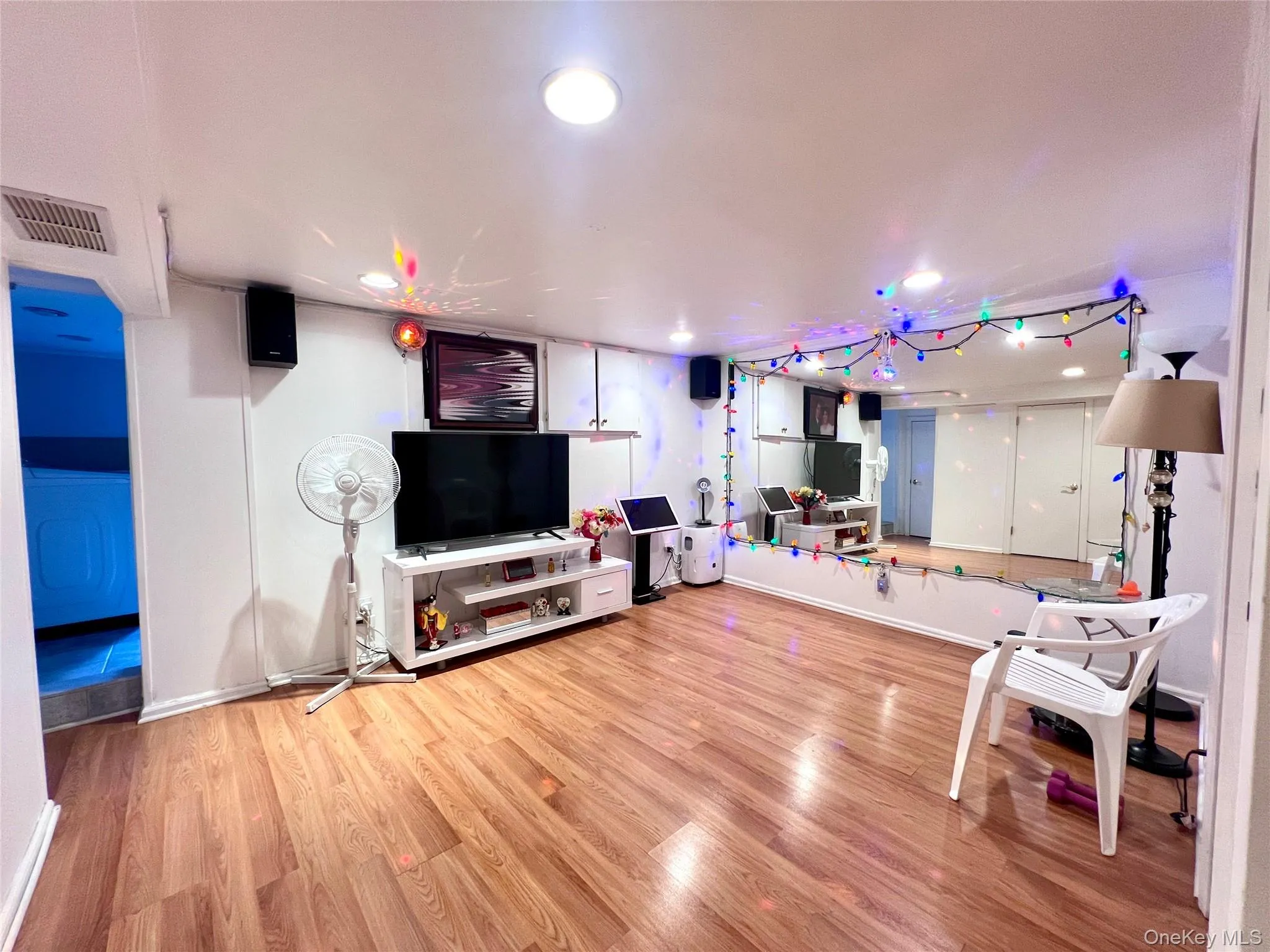 5328 196th Street, New York, NY, 3 Bedrooms Bedrooms, 6 Rooms Rooms,2 BathroomsBathrooms,Residential,For Rent,196th,0,1013932 5328 196th Street, New York, NY, 3 Bedrooms Bedrooms, 6 Rooms Rooms,2 BathroomsBathrooms,Residential,For Rent,196th,0,1013932