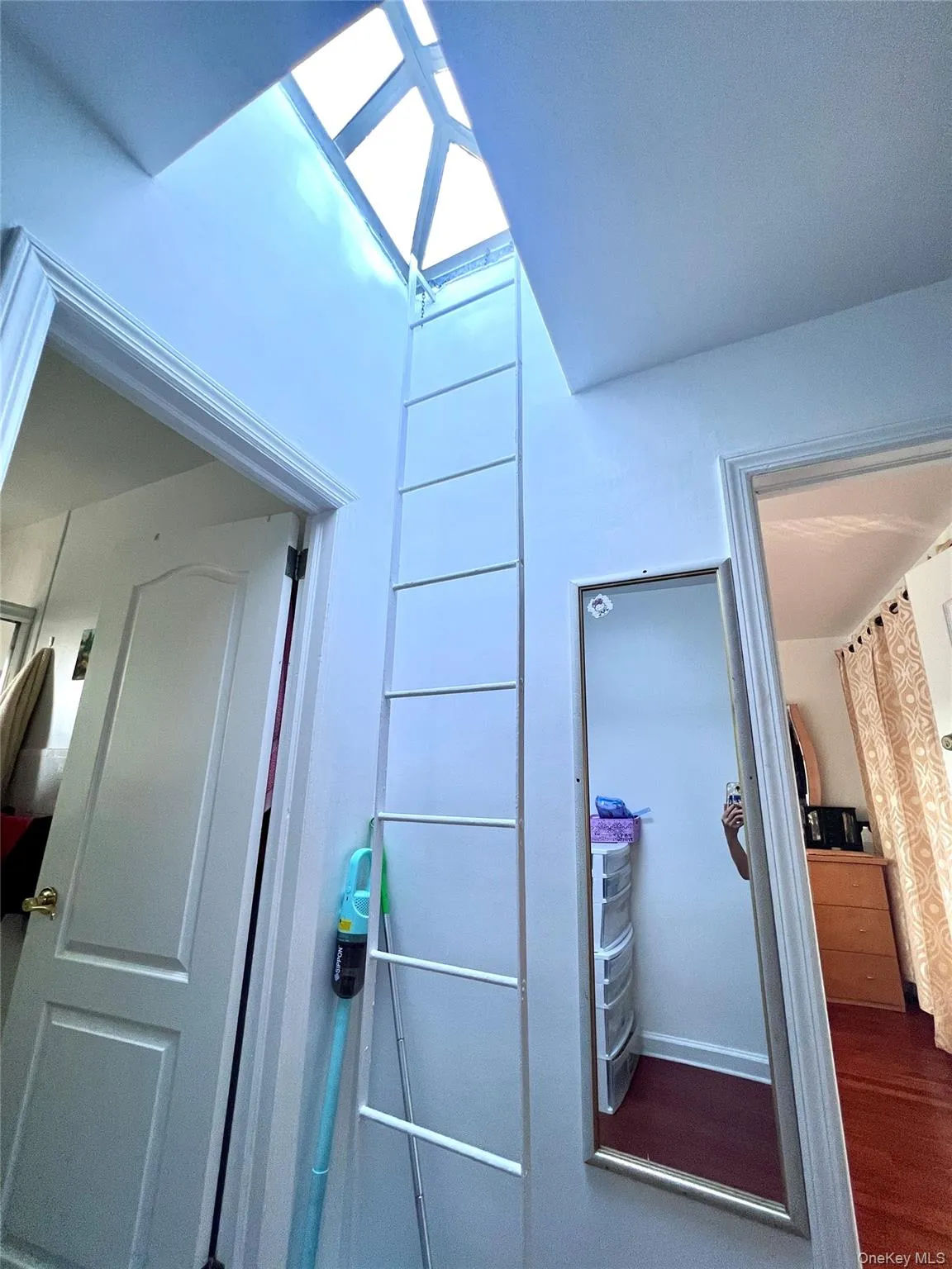 5328 196th Street, New York, NY, 3 Bedrooms Bedrooms, 6 Rooms Rooms,2 BathroomsBathrooms,Residential,For Rent,196th,0,1013932 5328 196th Street, New York, NY, 3 Bedrooms Bedrooms, 6 Rooms Rooms,2 BathroomsBathrooms,Residential,For Rent,196th,0,1013932