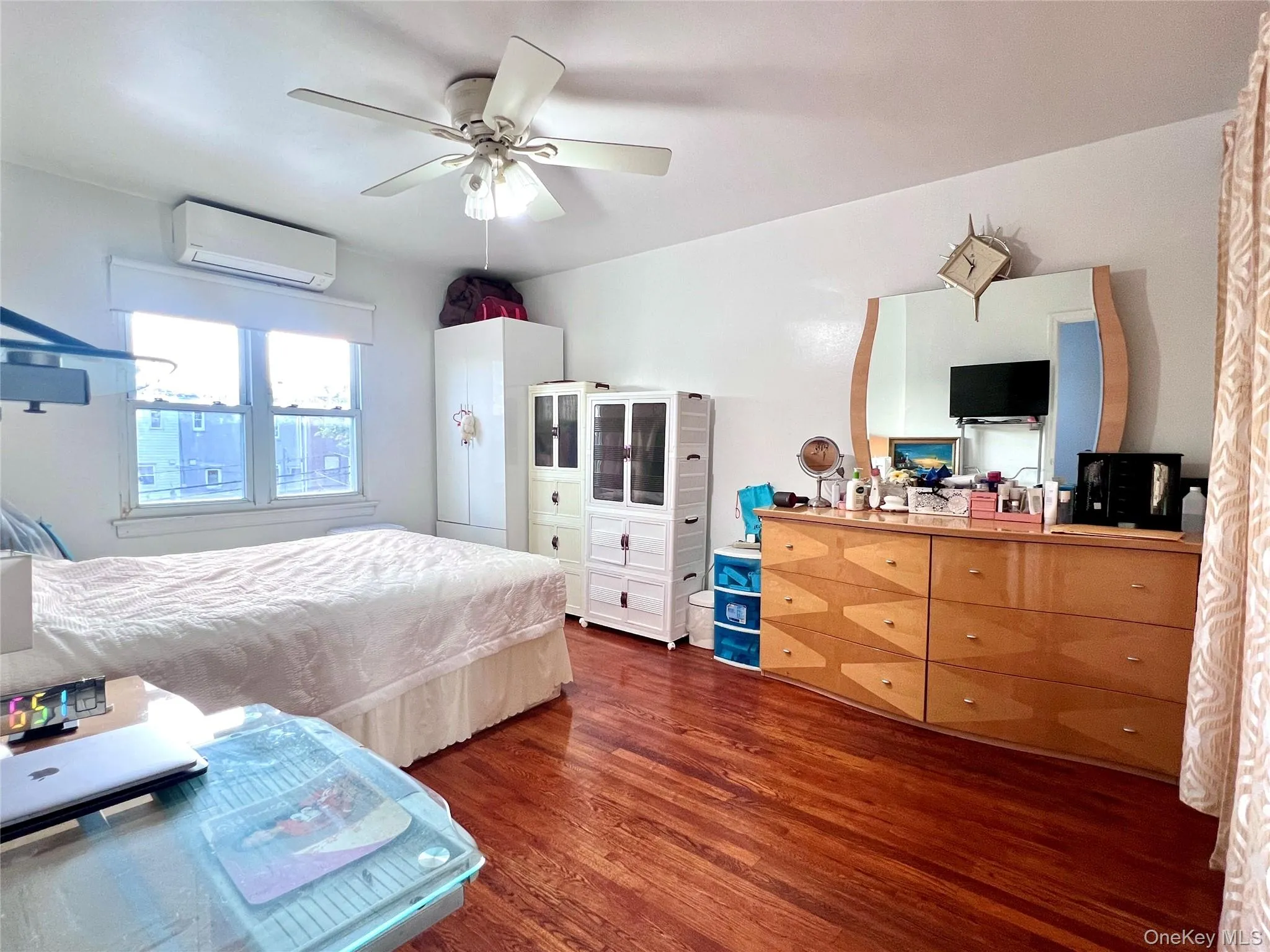 5328 196th Street, New York, NY, 3 Bedrooms Bedrooms, 6 Rooms Rooms,2 BathroomsBathrooms,Residential,For Rent,196th,0,1013932 5328 196th Street, New York, NY, 3 Bedrooms Bedrooms, 6 Rooms Rooms,2 BathroomsBathrooms,Residential,For Rent,196th,0,1013932