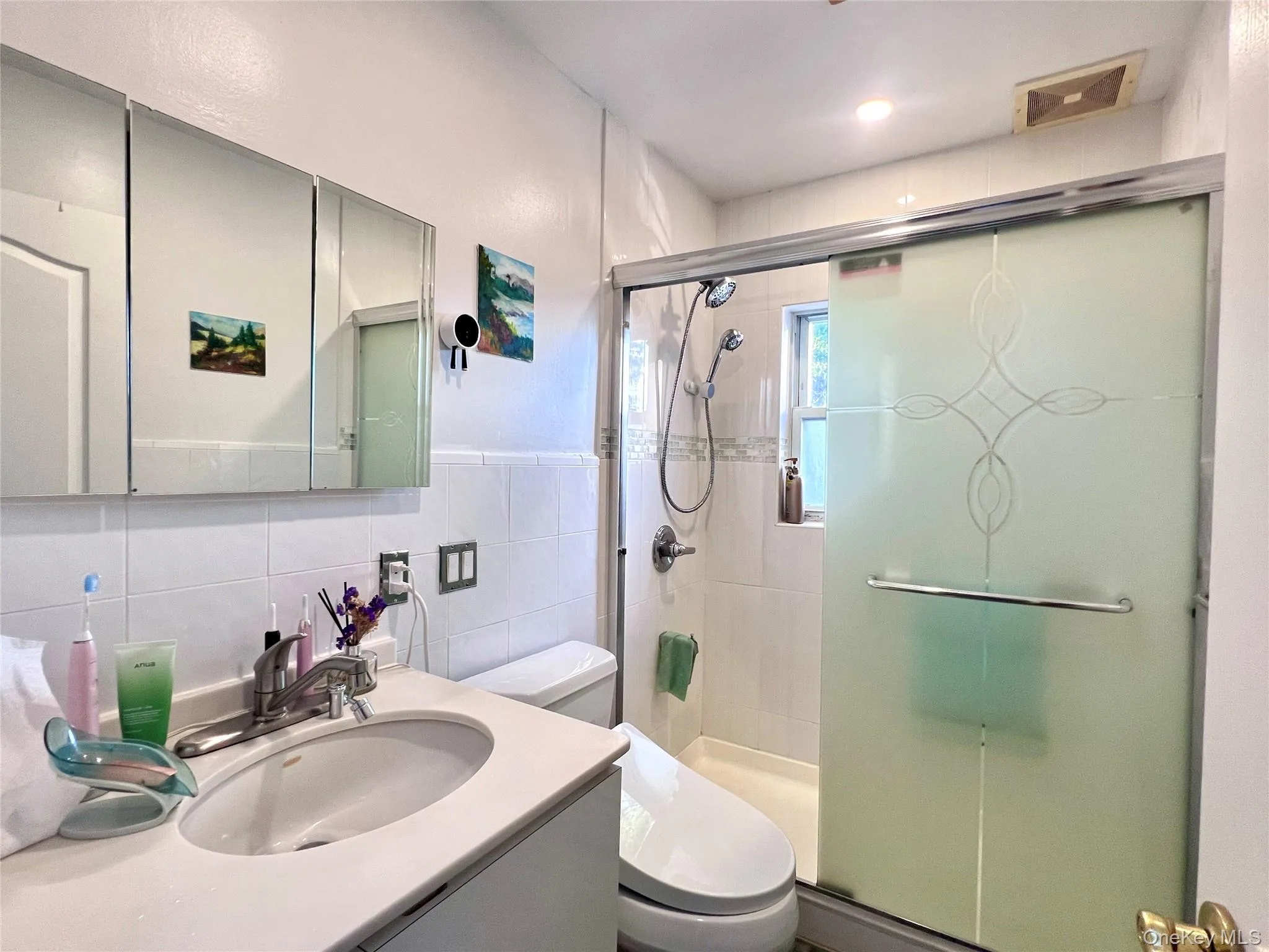 5328 196th Street, New York, NY, 3 Bedrooms Bedrooms, 6 Rooms Rooms,2 BathroomsBathrooms,Residential,For Rent,196th,0,1013932 5328 196th Street, New York, NY, 3 Bedrooms Bedrooms, 6 Rooms Rooms,2 BathroomsBathrooms,Residential,For Rent,196th,0,1013932