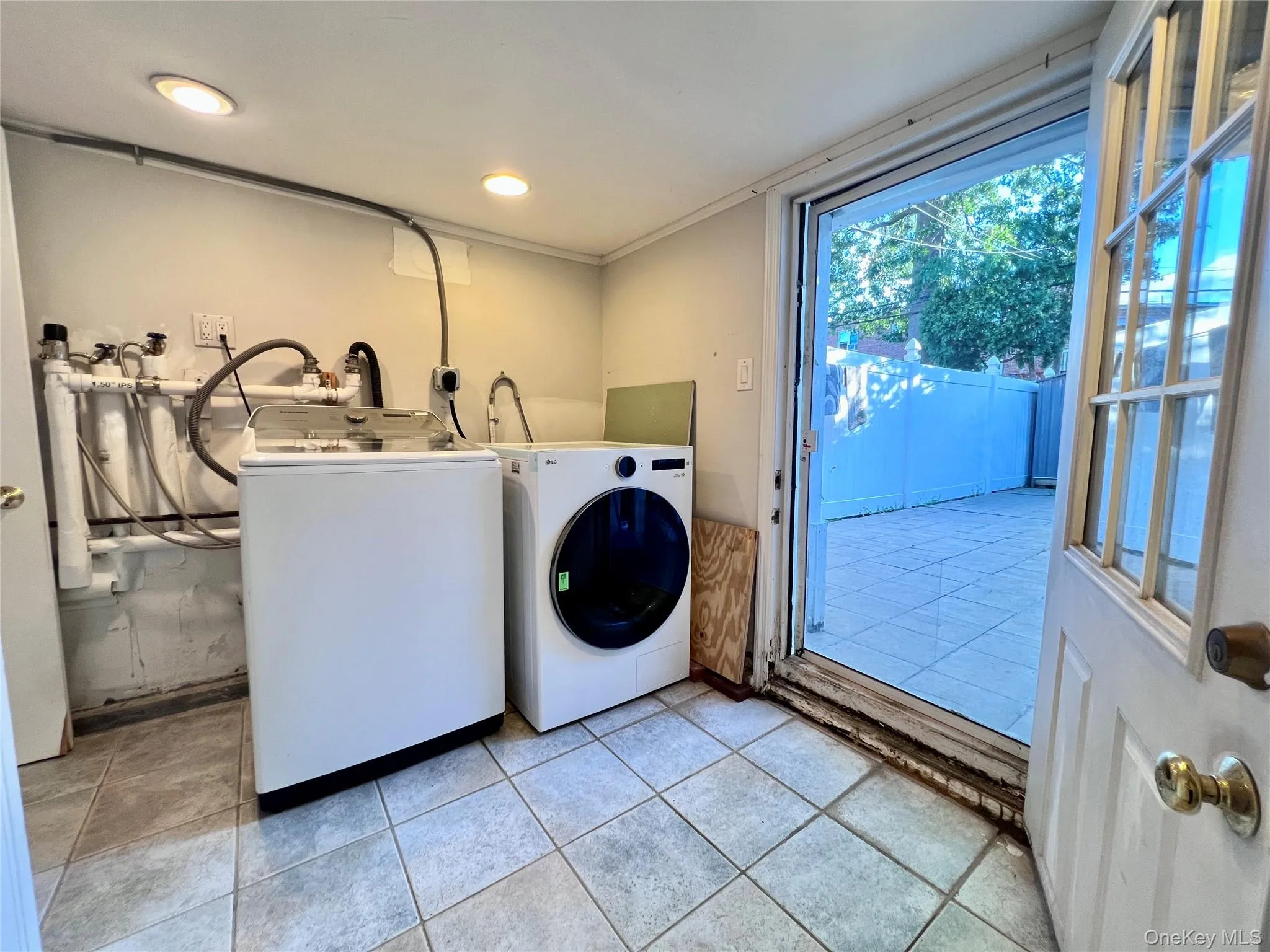 5328 196th Street, New York, NY, 3 Bedrooms Bedrooms, 6 Rooms Rooms,2 BathroomsBathrooms,Residential,For Rent,196th,0,1013932 5328 196th Street, New York, NY, 3 Bedrooms Bedrooms, 6 Rooms Rooms,2 BathroomsBathrooms,Residential,For Rent,196th,0,1013932