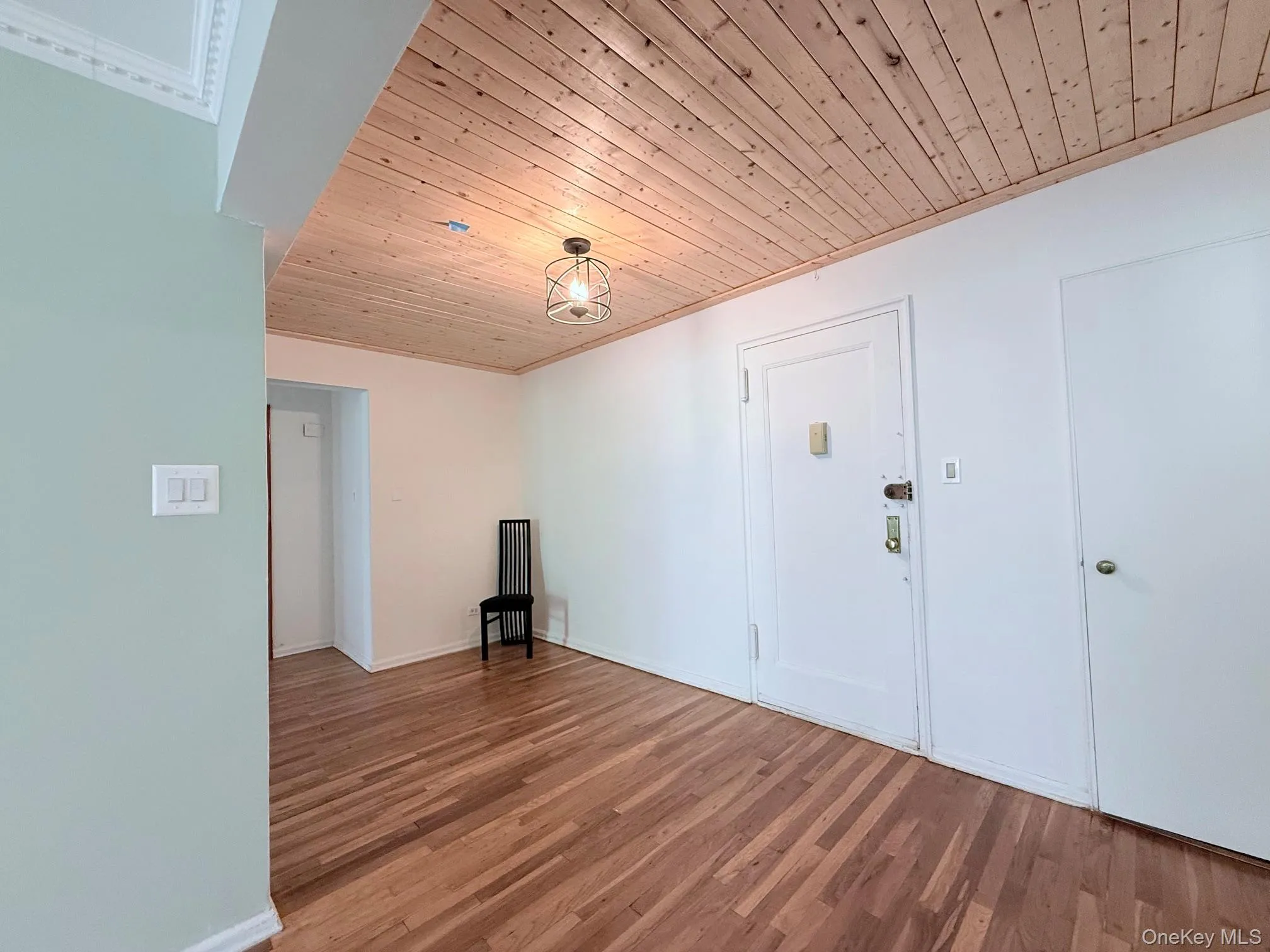 83-05 98 Street, New York, NY, 2 Bedrooms Bedrooms, 5 Rooms Rooms,1 BathroomBathrooms,Residential,For Rent,98,0,1013935 83-05 98 Street, New York, NY, 2 Bedrooms Bedrooms, 5 Rooms Rooms,1 BathroomBathrooms,Residential,For Rent,98,0,1013935