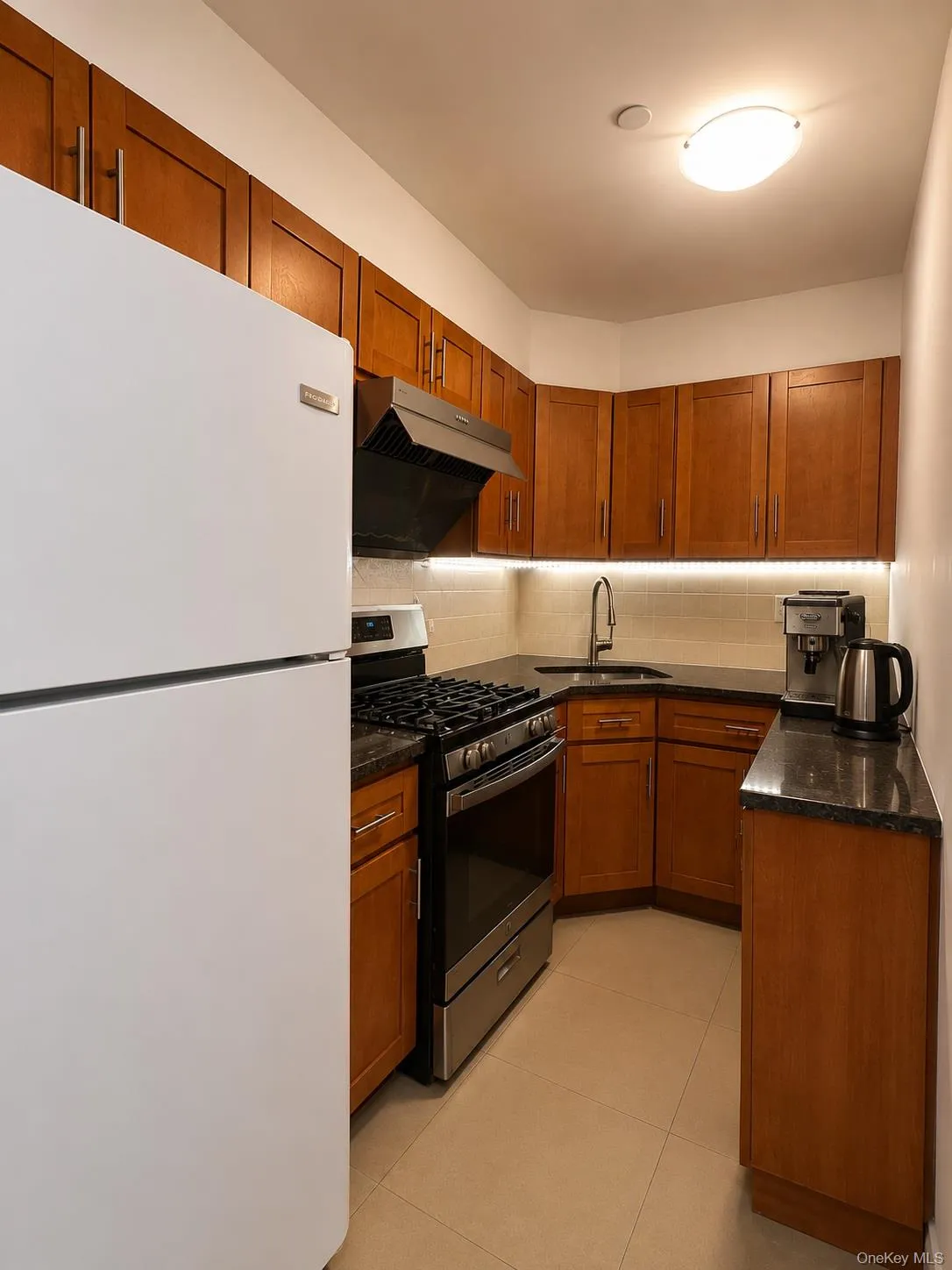 104-64 39th Avenue, New York, NY, 2 Bedrooms Bedrooms, 5 Rooms Rooms,1 BathroomBathrooms,Residential,For Rent,39th,0,1013940 104-64 39th Avenue, New York, NY, 2 Bedrooms Bedrooms, 5 Rooms Rooms,1 BathroomBathrooms,Residential,For Rent,39th,0,1013940