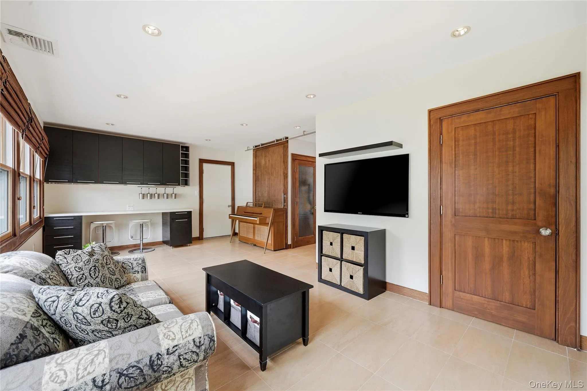 2544 Riverside Avenue, Hempstead, NY, 3 Bedrooms Bedrooms, 10 Rooms Rooms,2 BathroomsBathrooms,Residential,For Rent,Riverside,0,1013946 2544 Riverside Avenue, Hempstead, NY, 3 Bedrooms Bedrooms, 10 Rooms Rooms,2 BathroomsBathrooms,Residential,For Rent,Riverside,0,1013946