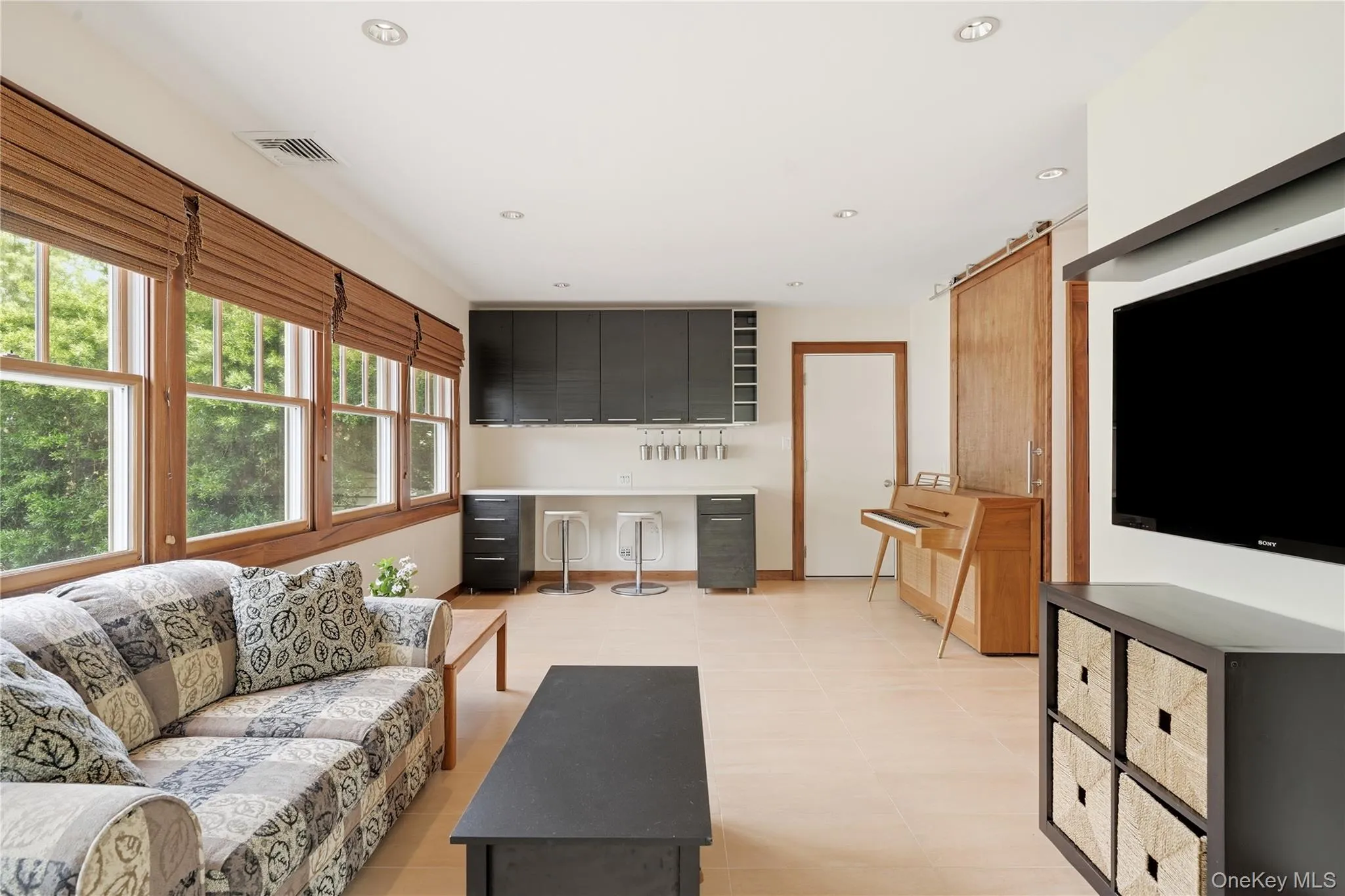 2544 Riverside Avenue, Hempstead, NY, 3 Bedrooms Bedrooms, 10 Rooms Rooms,2 BathroomsBathrooms,Residential,For Rent,Riverside,0,1013946 2544 Riverside Avenue, Hempstead, NY, 3 Bedrooms Bedrooms, 10 Rooms Rooms,2 BathroomsBathrooms,Residential,For Rent,Riverside,0,1013946