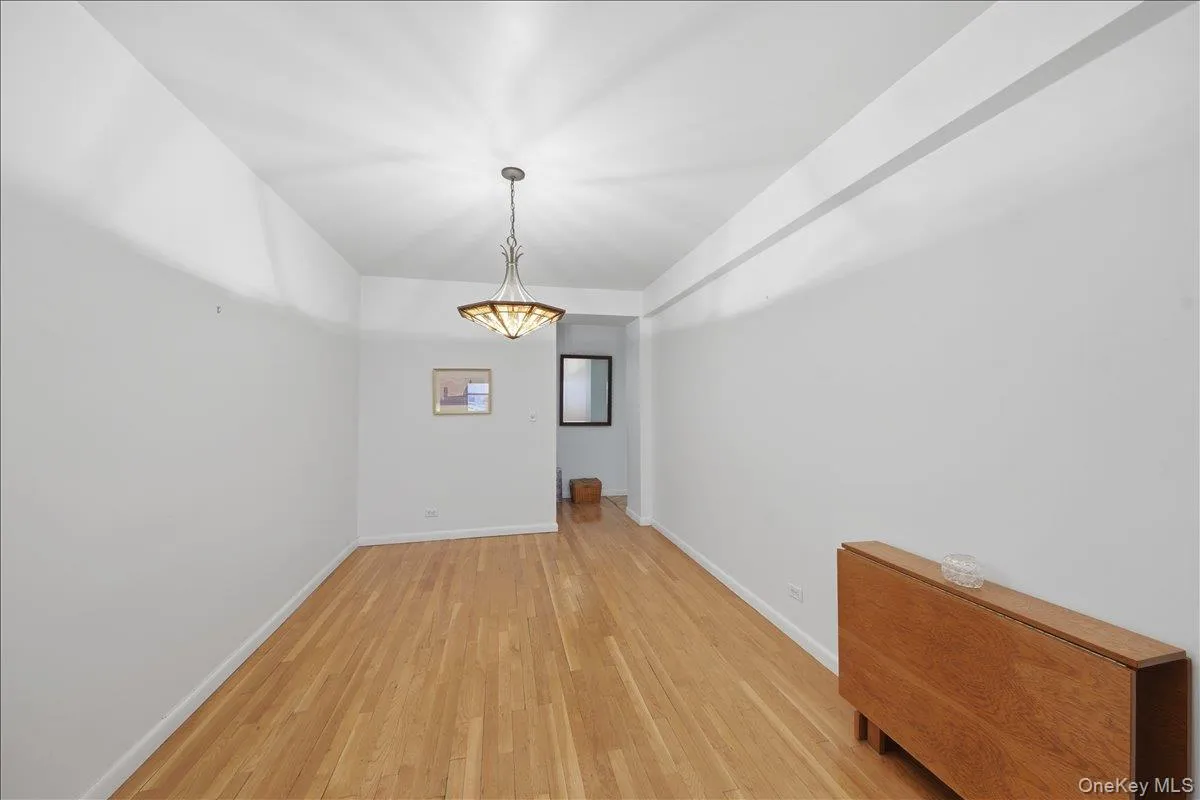 510 Kappock Street, New York, NY, 2 Bedrooms Bedrooms, 6 Rooms Rooms,1 BathroomBathrooms,Residential,For Rent,Kappock,0,1013949 510 Kappock Street, New York, NY, 2 Bedrooms Bedrooms, 6 Rooms Rooms,1 BathroomBathrooms,Residential,For Rent,Kappock,0,1013949